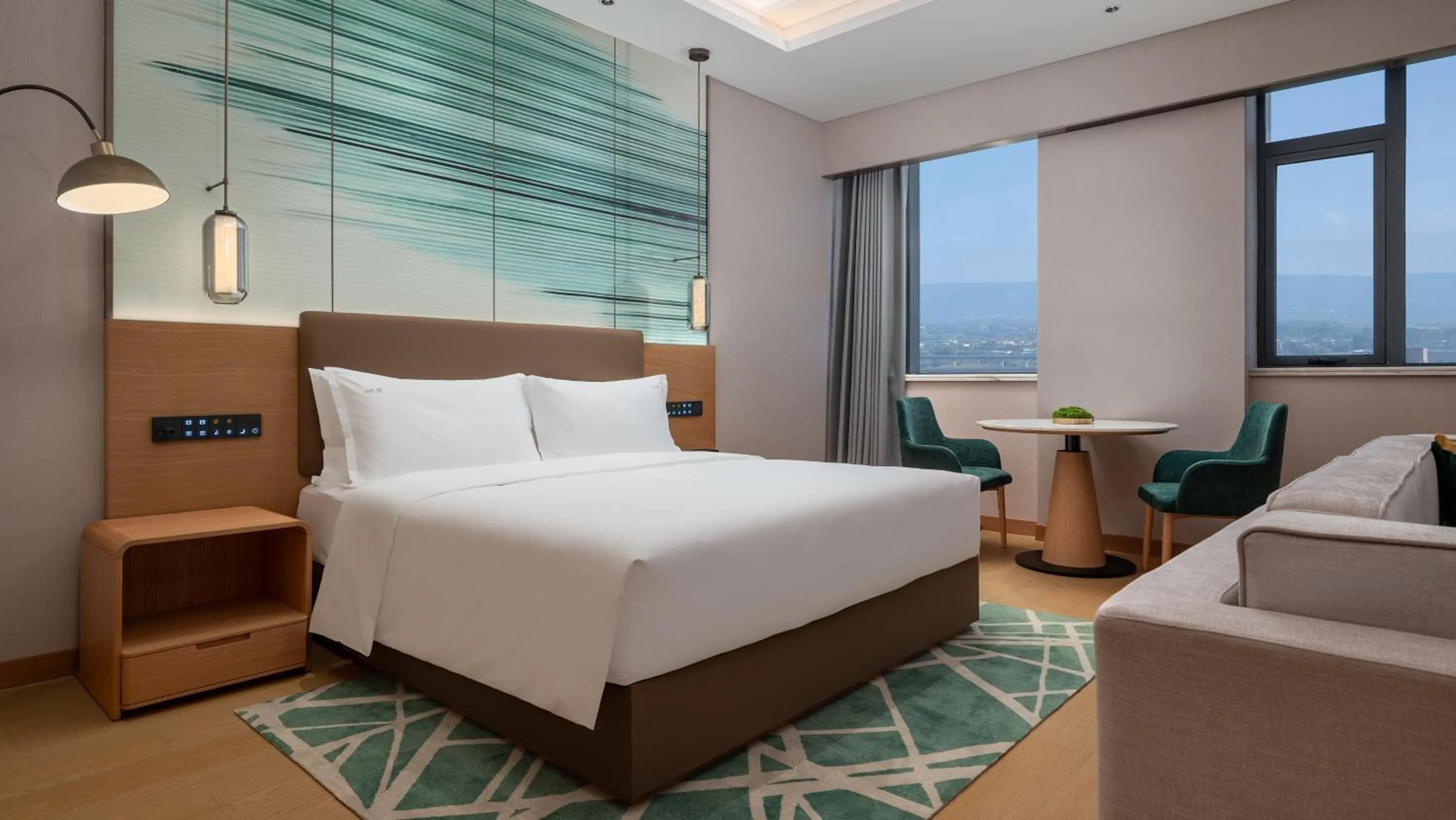 Photo of the whole room, Bed in Holiday Inn Weinan High-Tech Zone by IHG