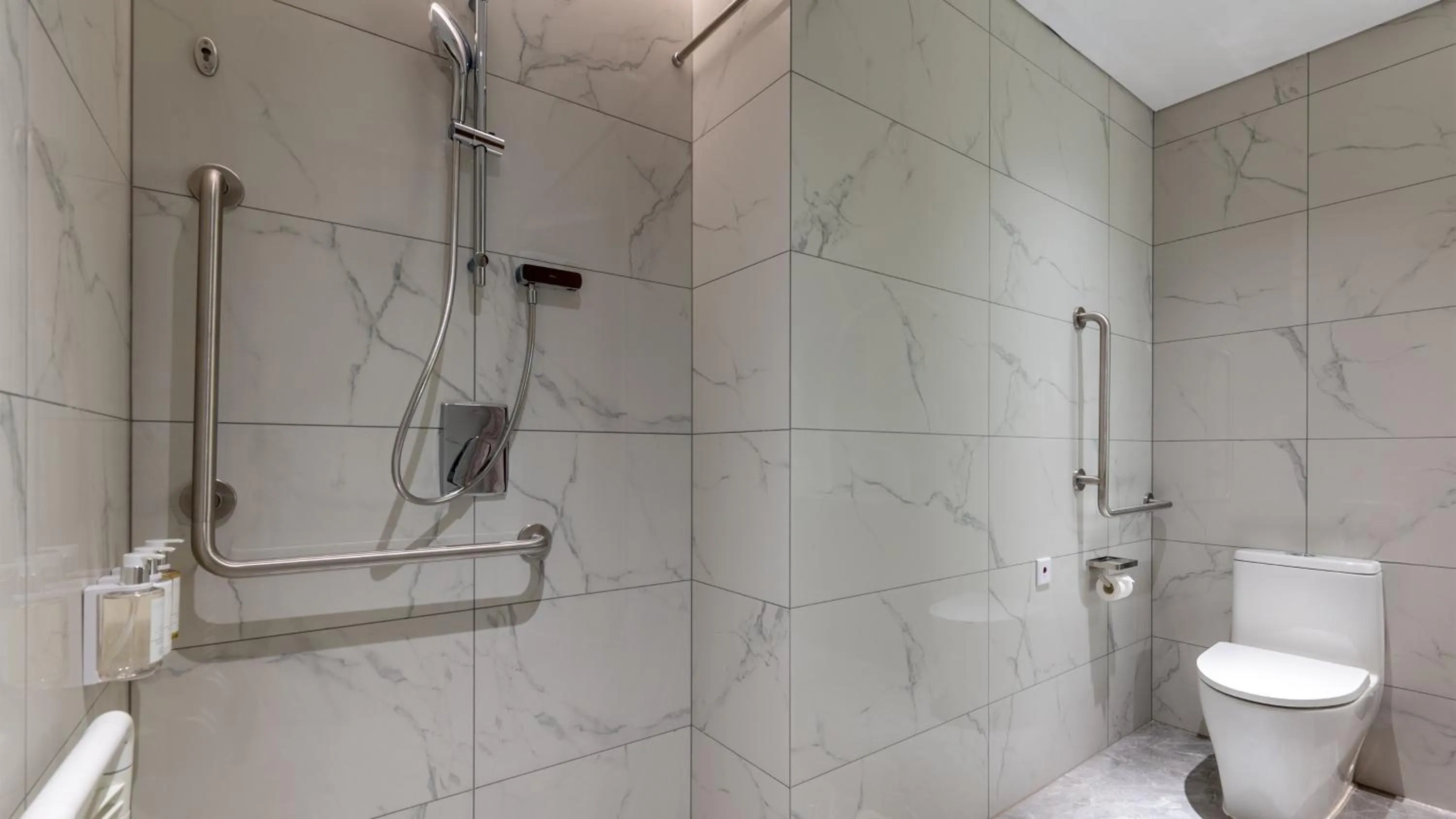 Photo of the whole room in Holiday Inn Weinan High-Tech Zone by IHG