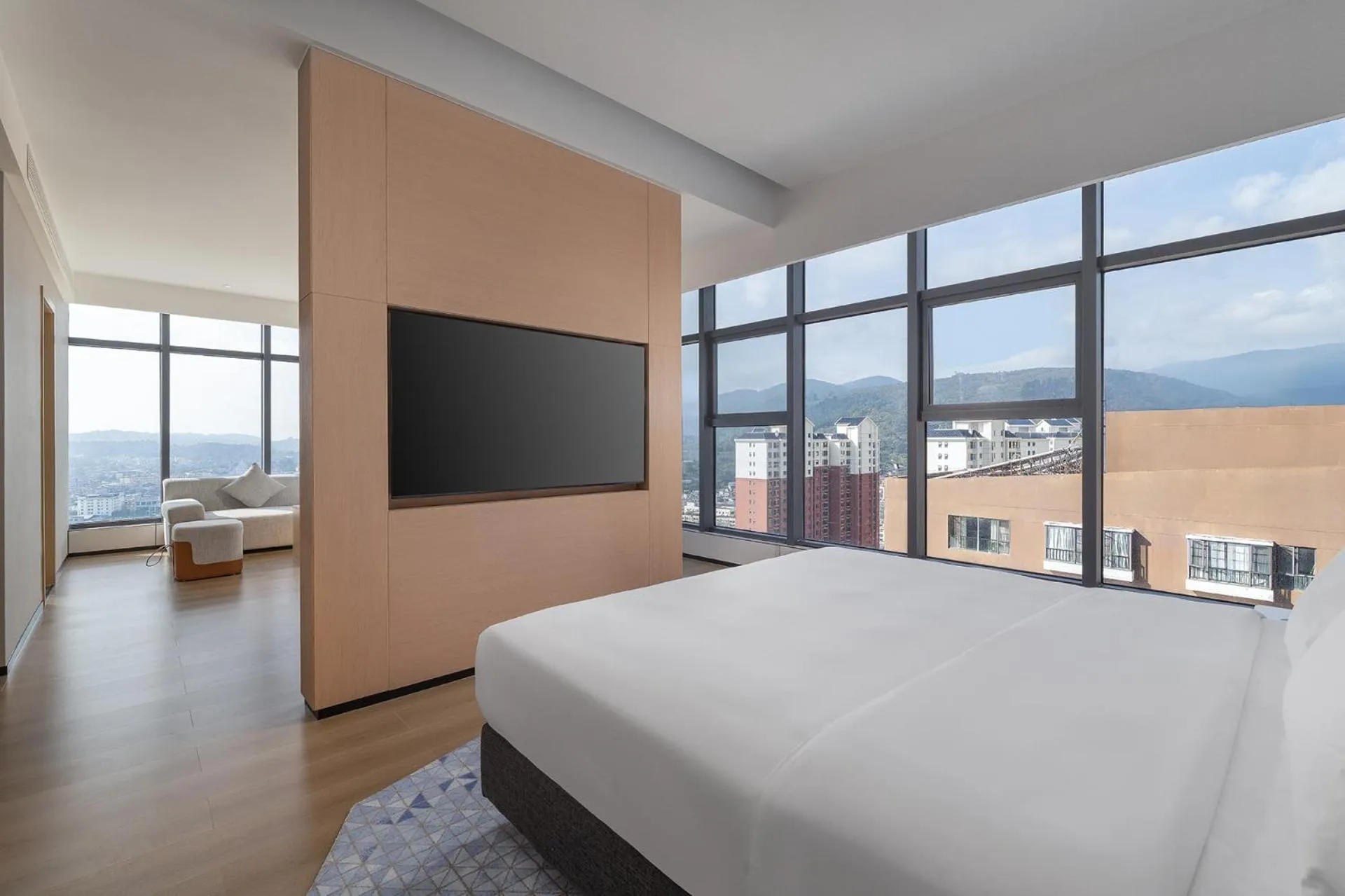 Bed in Holiday Inn Express Kunming Yiliang Center by IHG