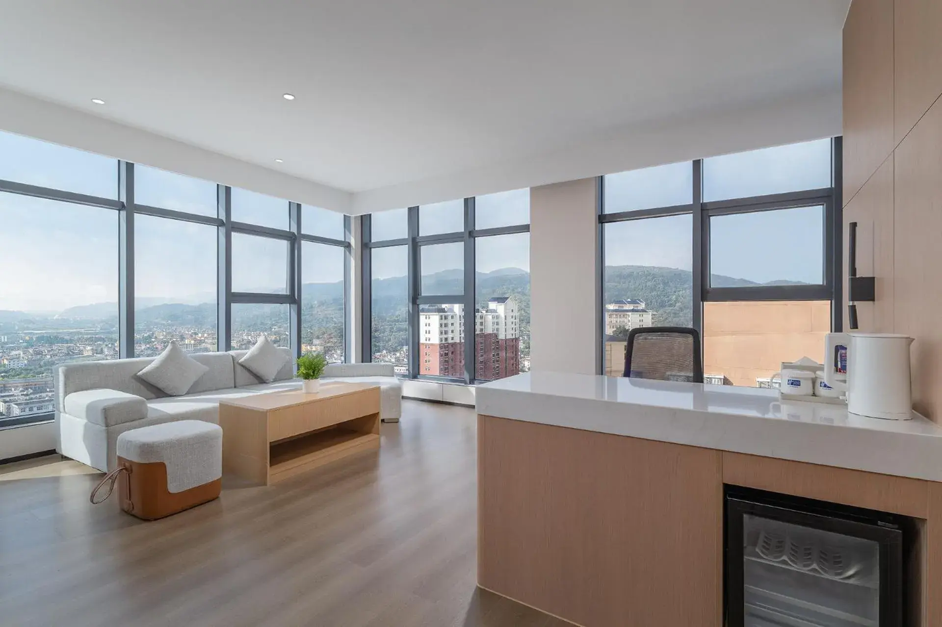 One-Bedroom Suite in Holiday Inn Express Kunming Yiliang Center by IHG One-Bedroom Suite in Holiday Inn Express Kunming Yiliang Center by IHG