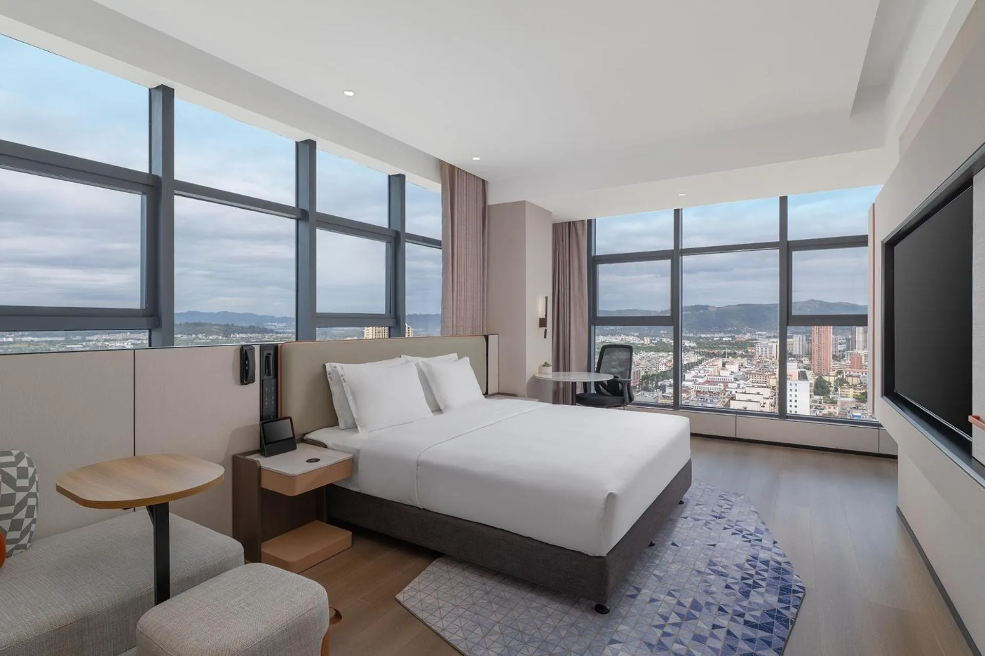 Bed in Holiday Inn Express Kunming Yiliang Center by IHG