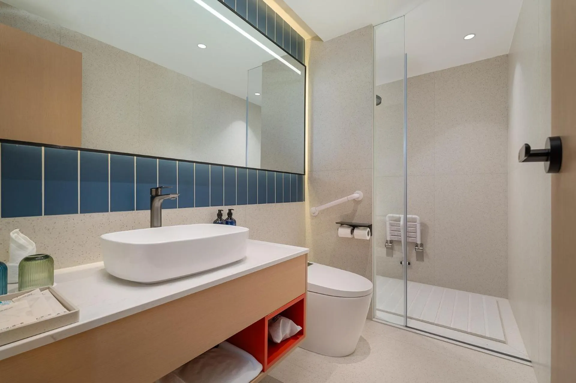 Bathroom in Holiday Inn Express Kunming Yiliang Center by IHG