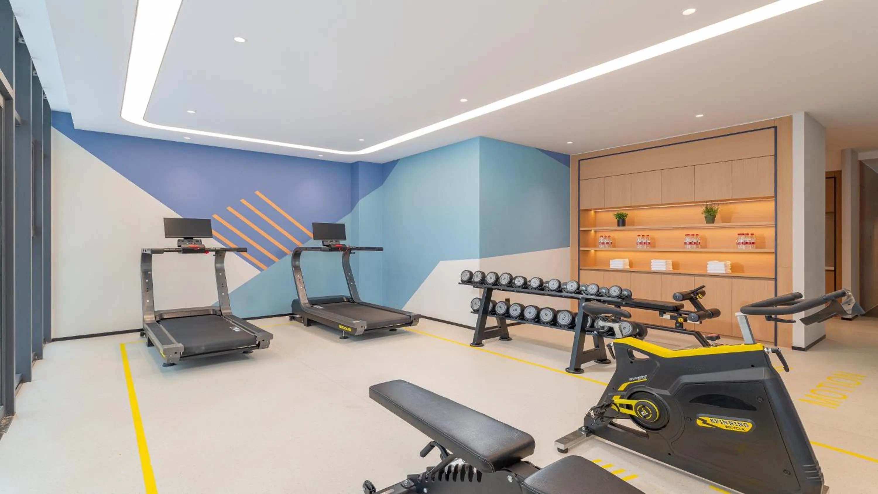 Fitness centre/facilities in Holiday Inn Express Kunming Yiliang Center by IHG