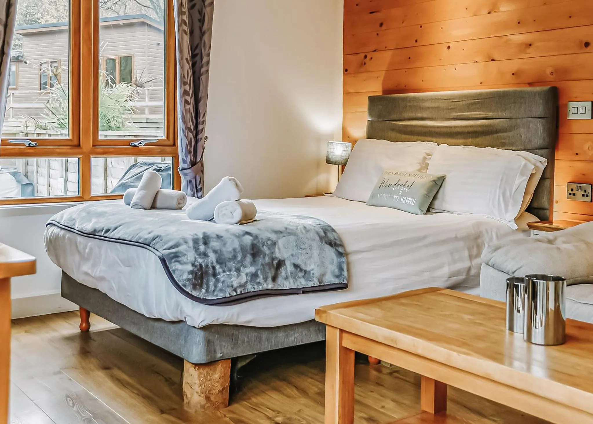 Property building, Bed in Herons Lake Retreat