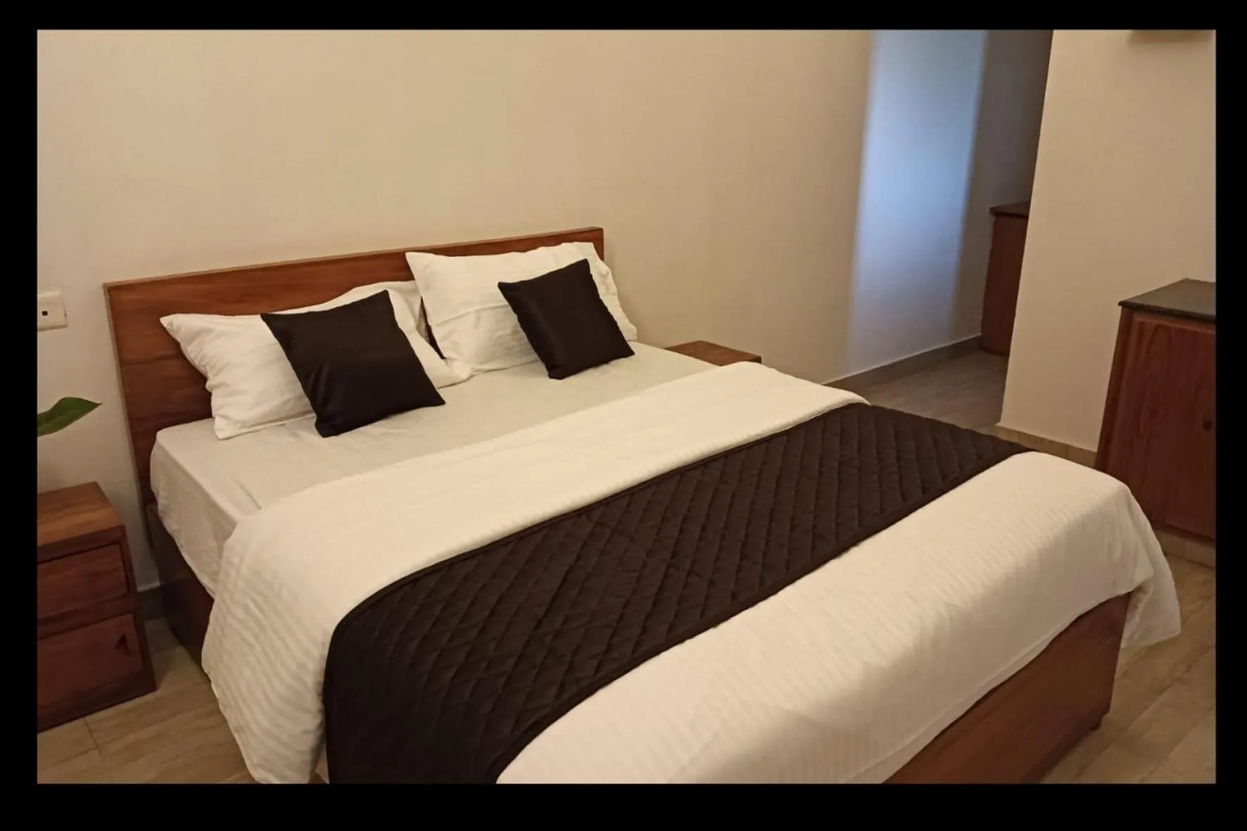 Bedroom, Bed in Om Villa