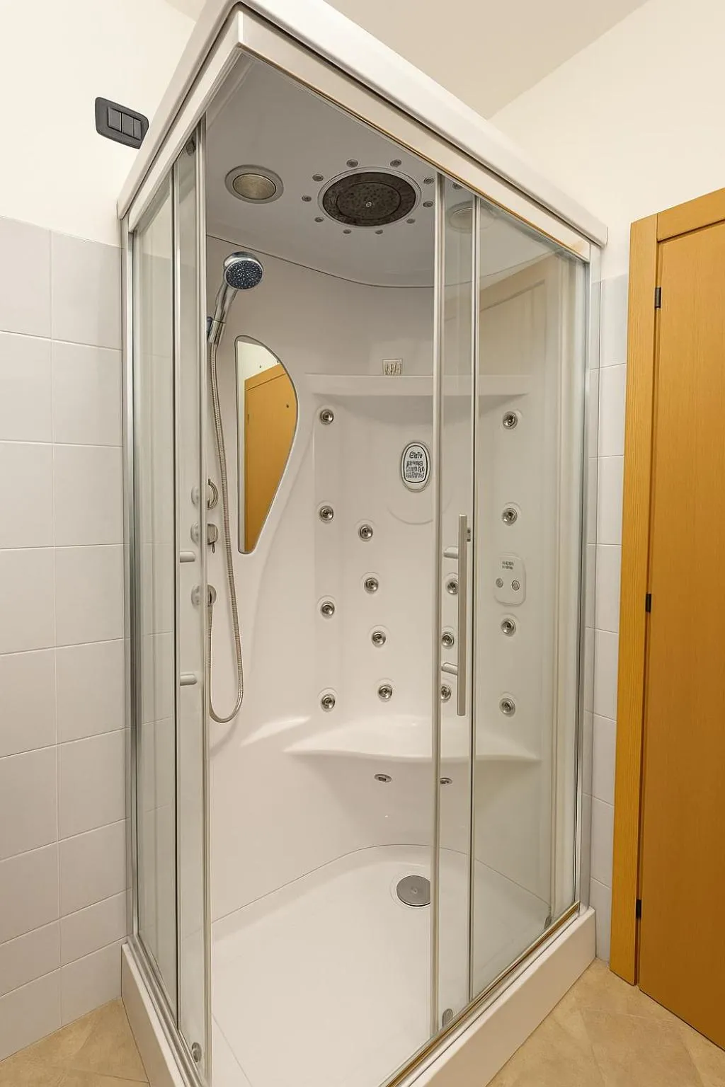 Shower in Hotel Bleis