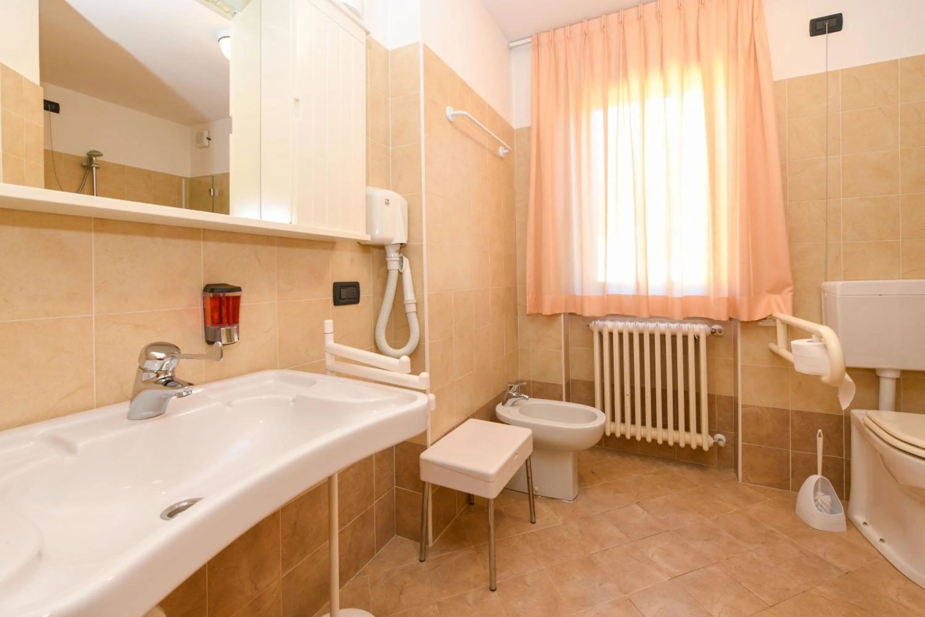 Toilet in Hotel Bleis