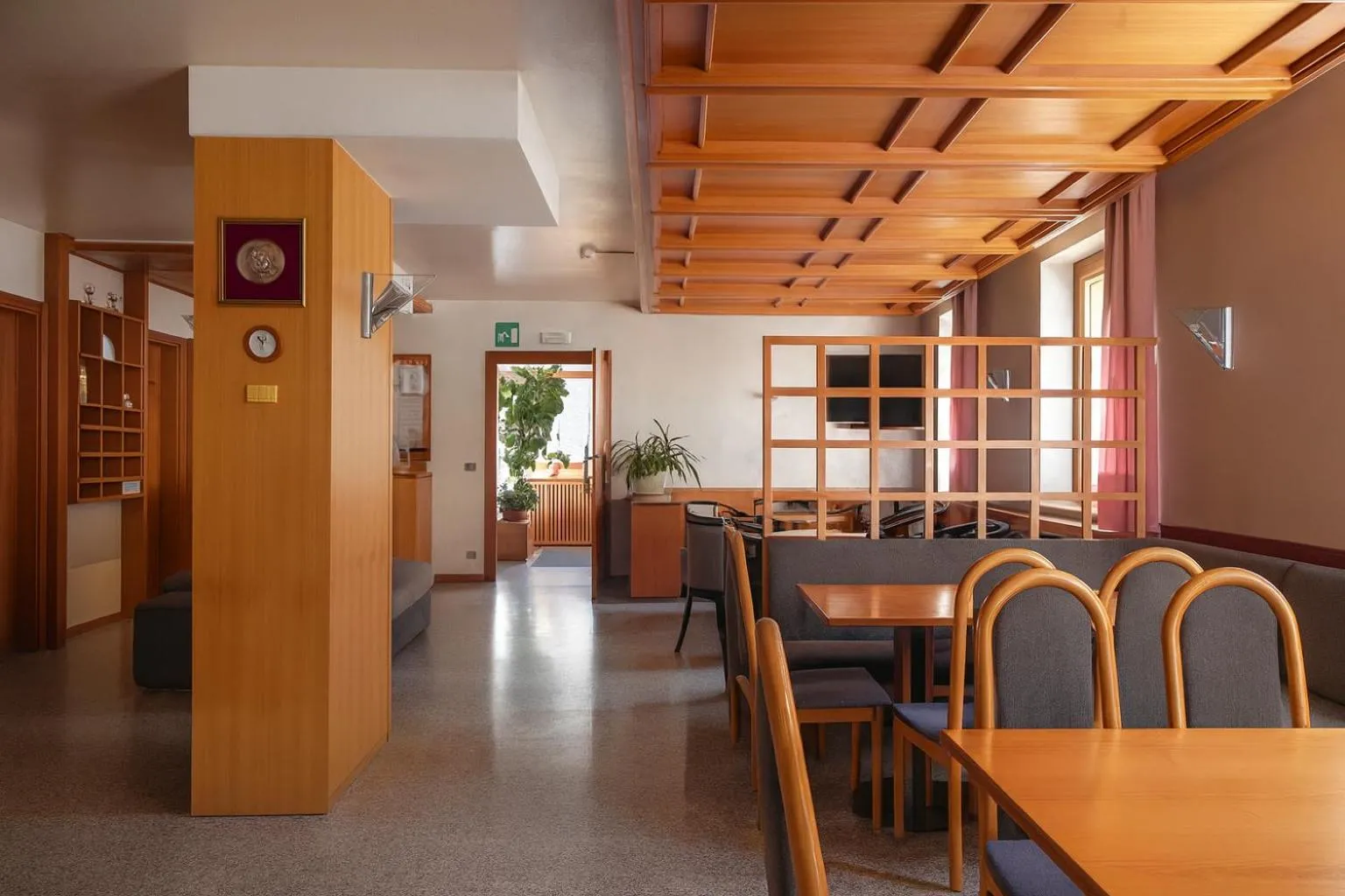 Restaurant/places to eat in Hotel Bleis