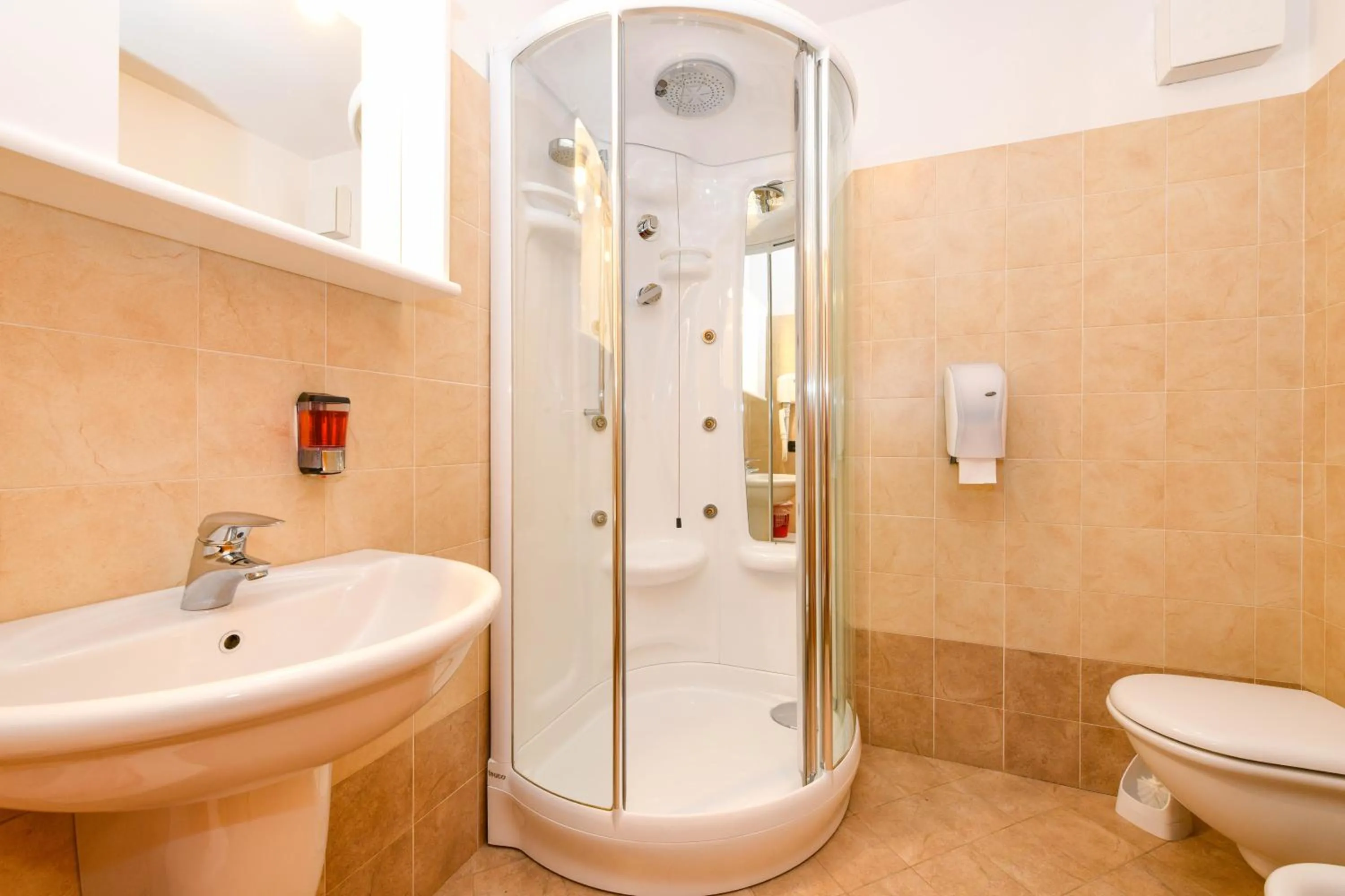 Shower in Hotel Bleis