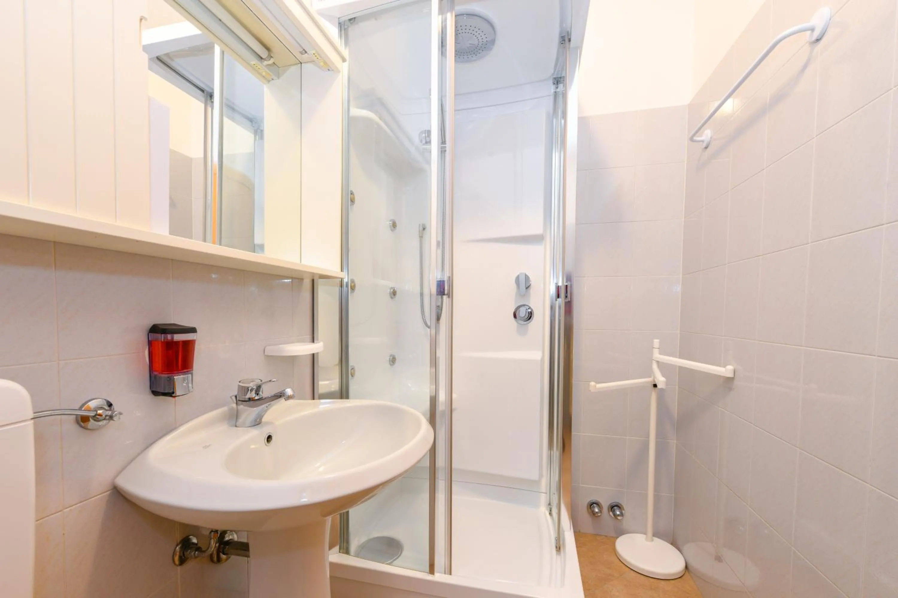 Shower in Hotel Bleis