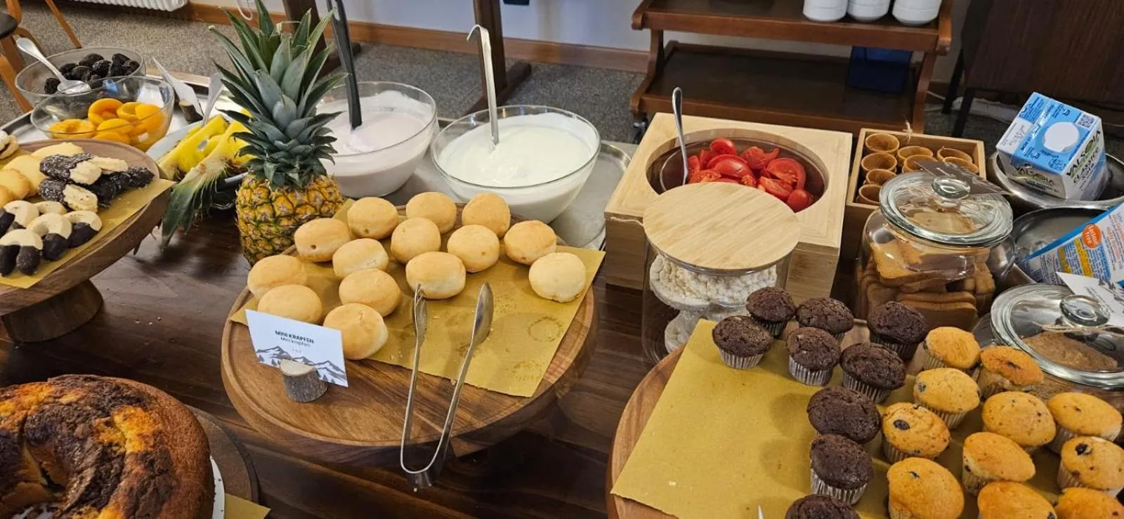 Continental breakfast in Hotel Bleis