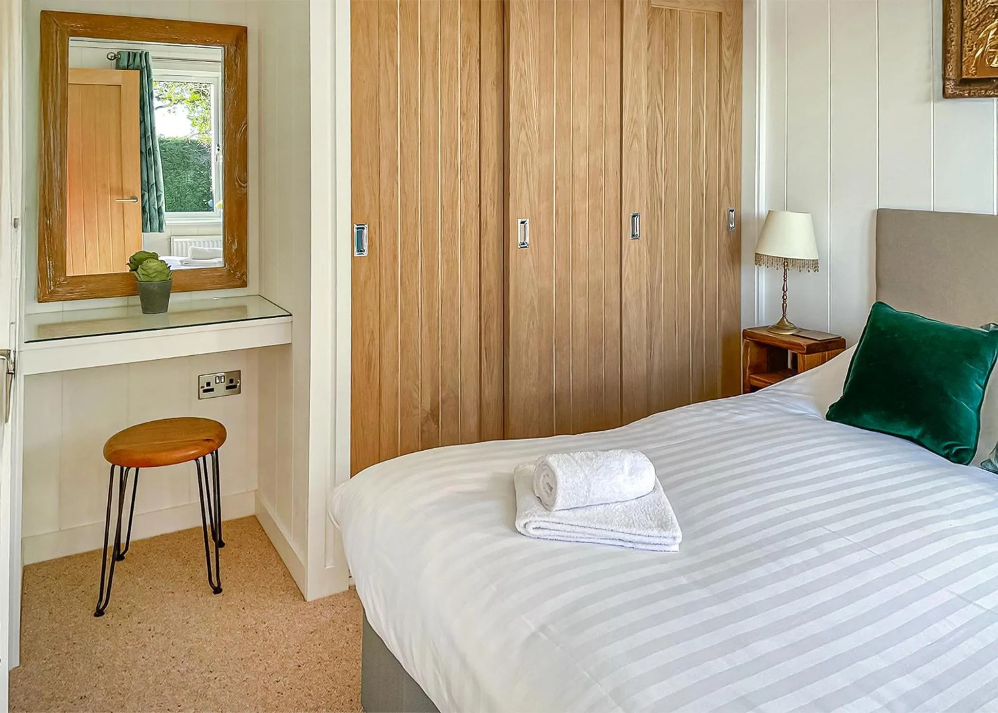 Property building, Bed in Hollybrook Lodges