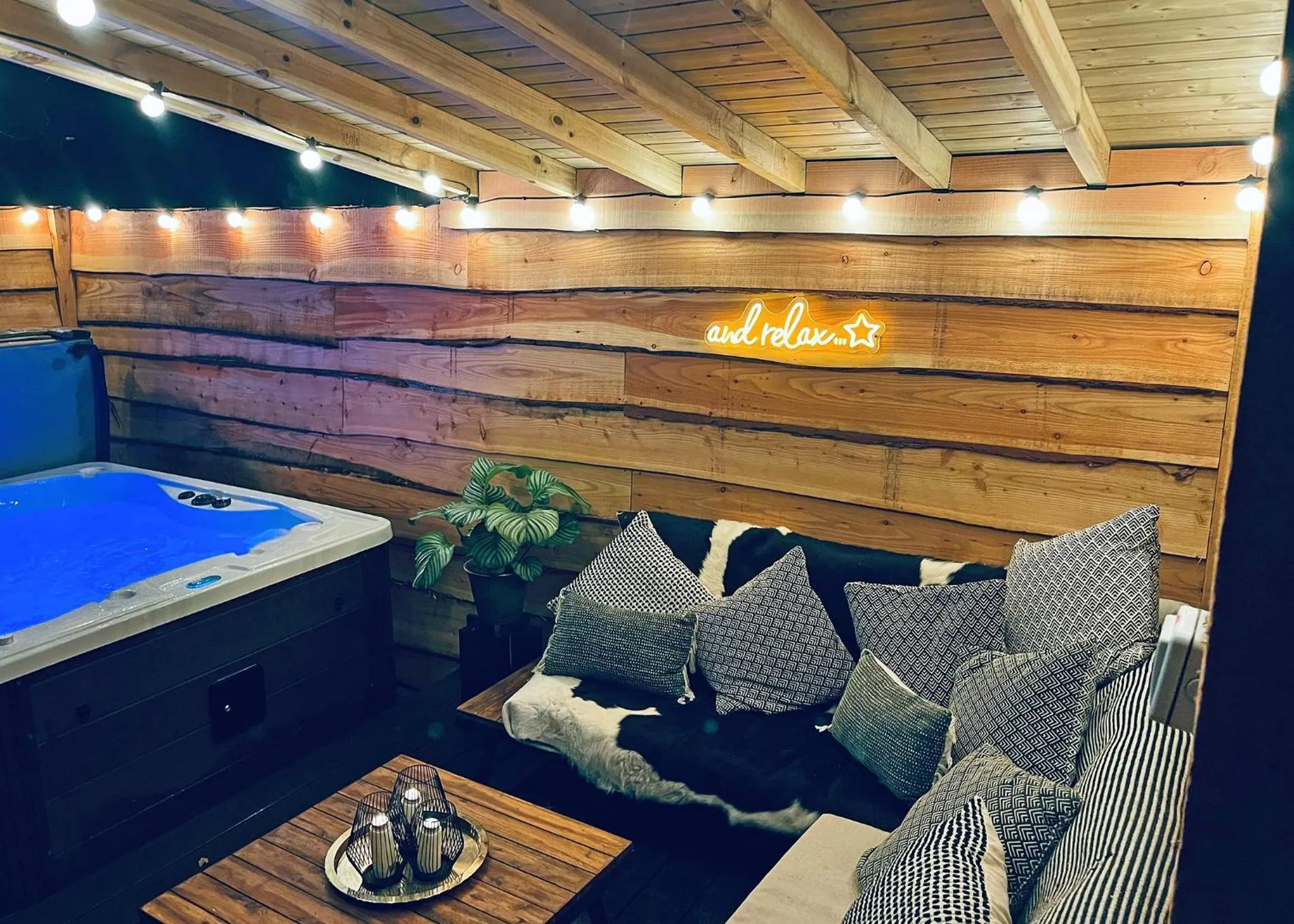 Property building in Hollybrook Lodges