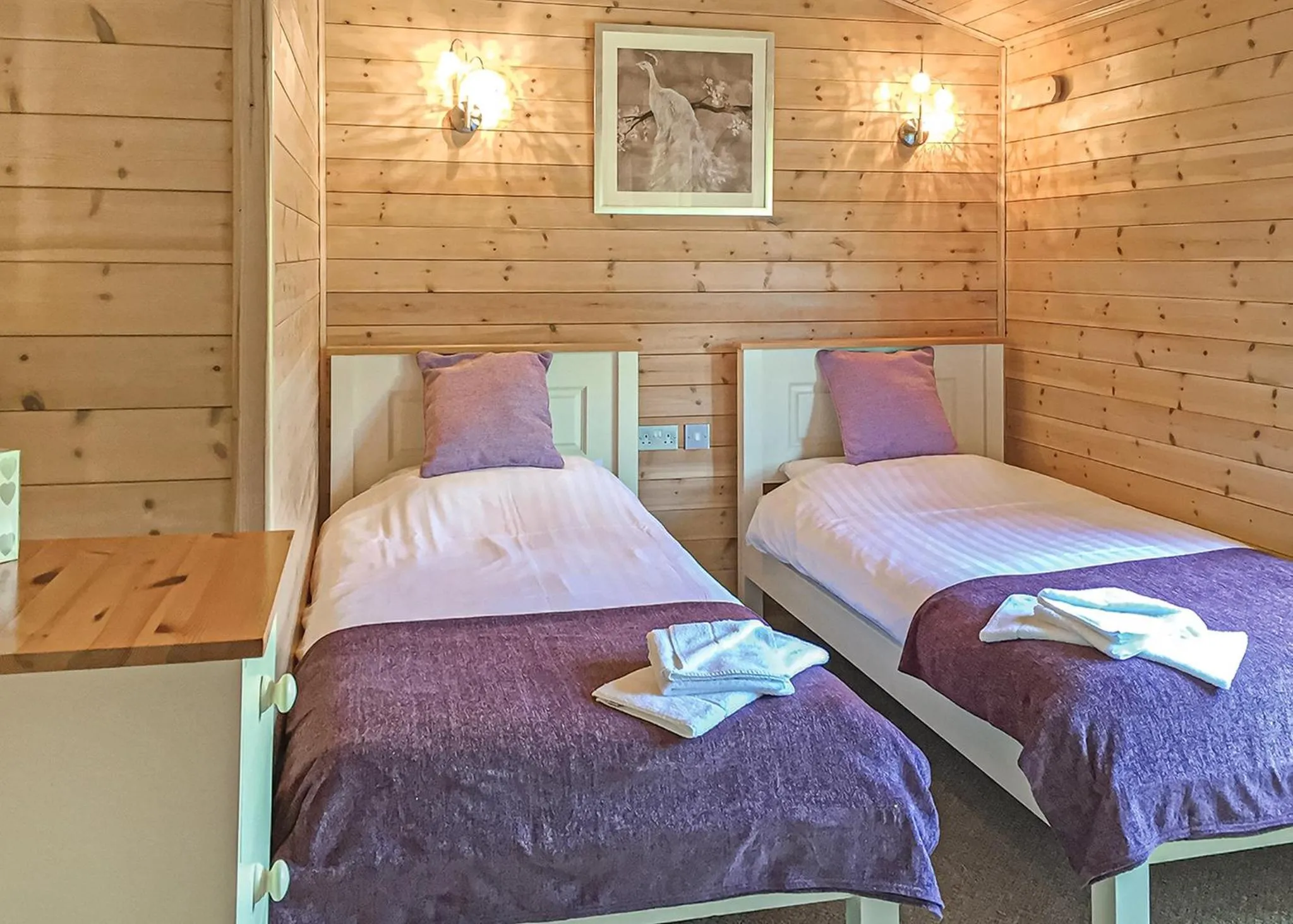 Property building, Bed in Hollybrook Lodges