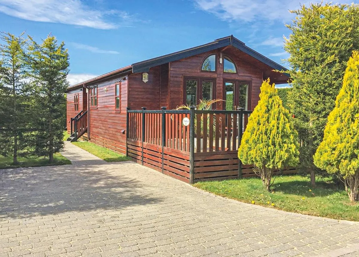 Property building in Hollybrook Lodges