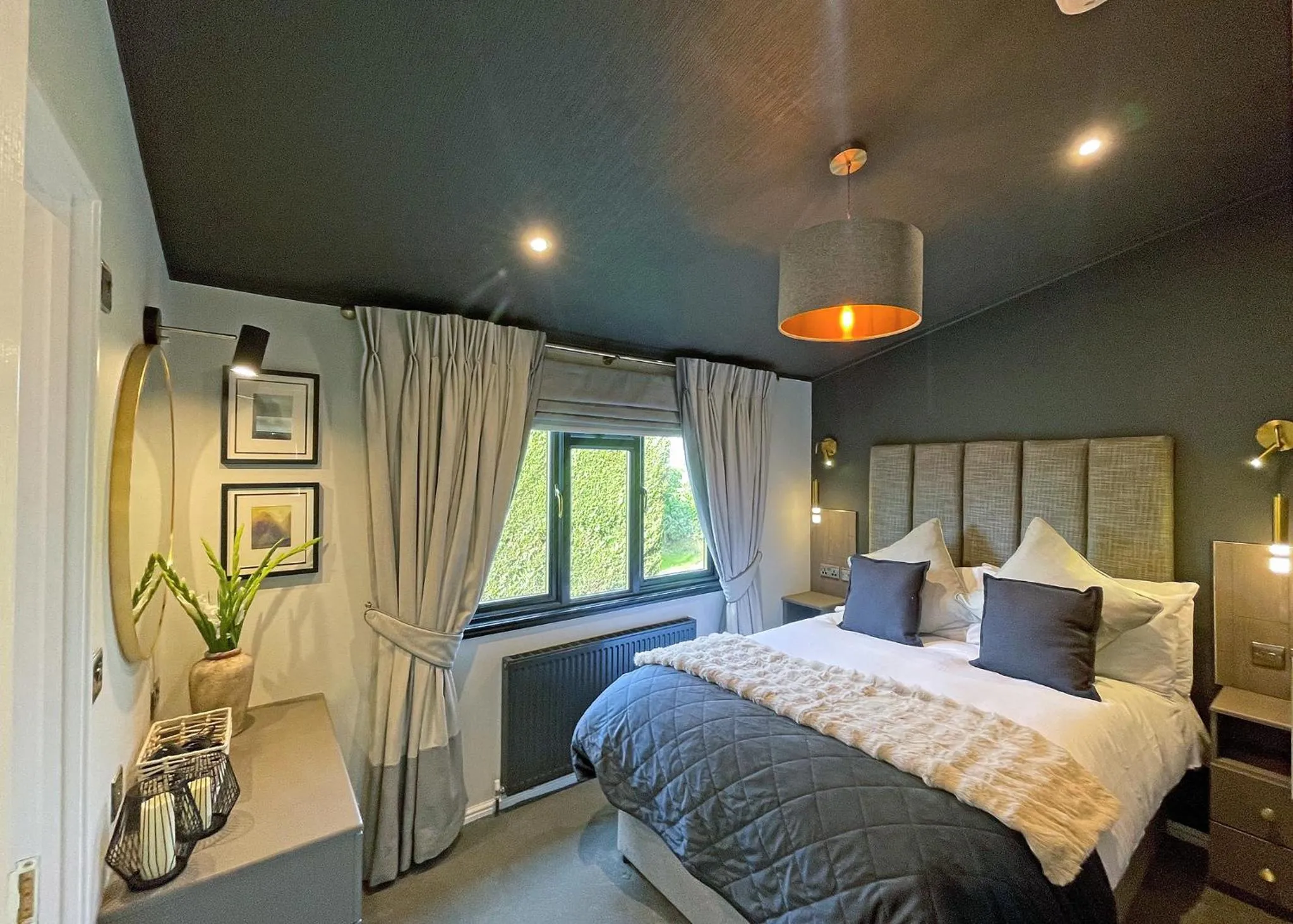 Property building, Bed in Hollybrook Lodges