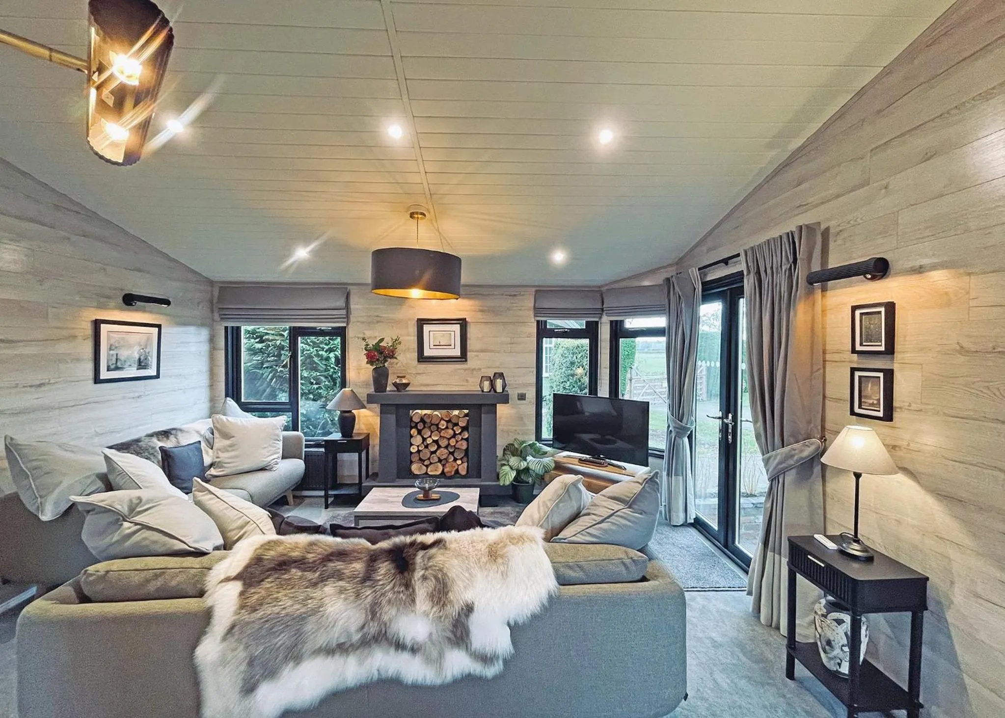 Property building in Hollybrook Lodges