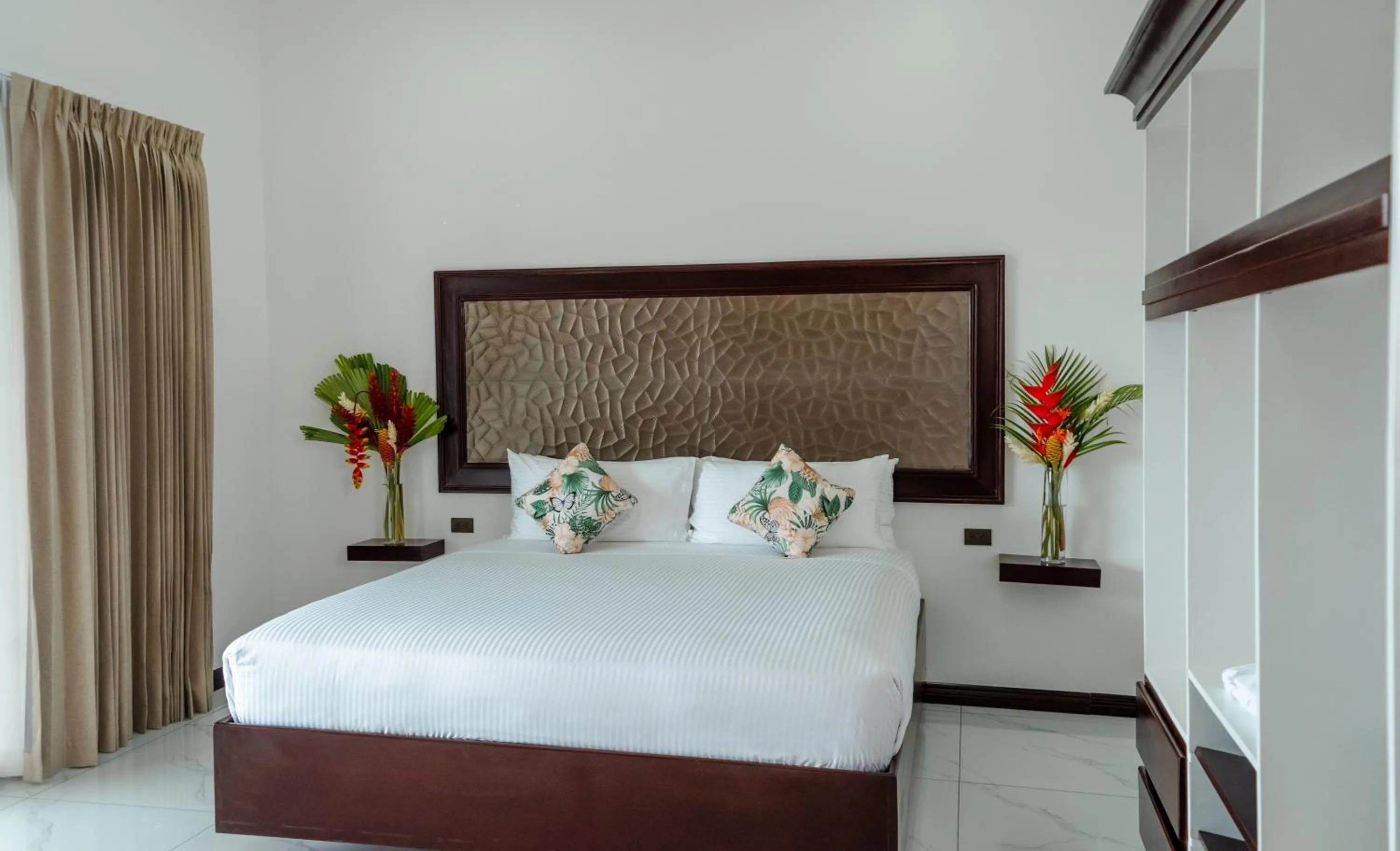 Bed in Hotel Sanctuarium Adults Only