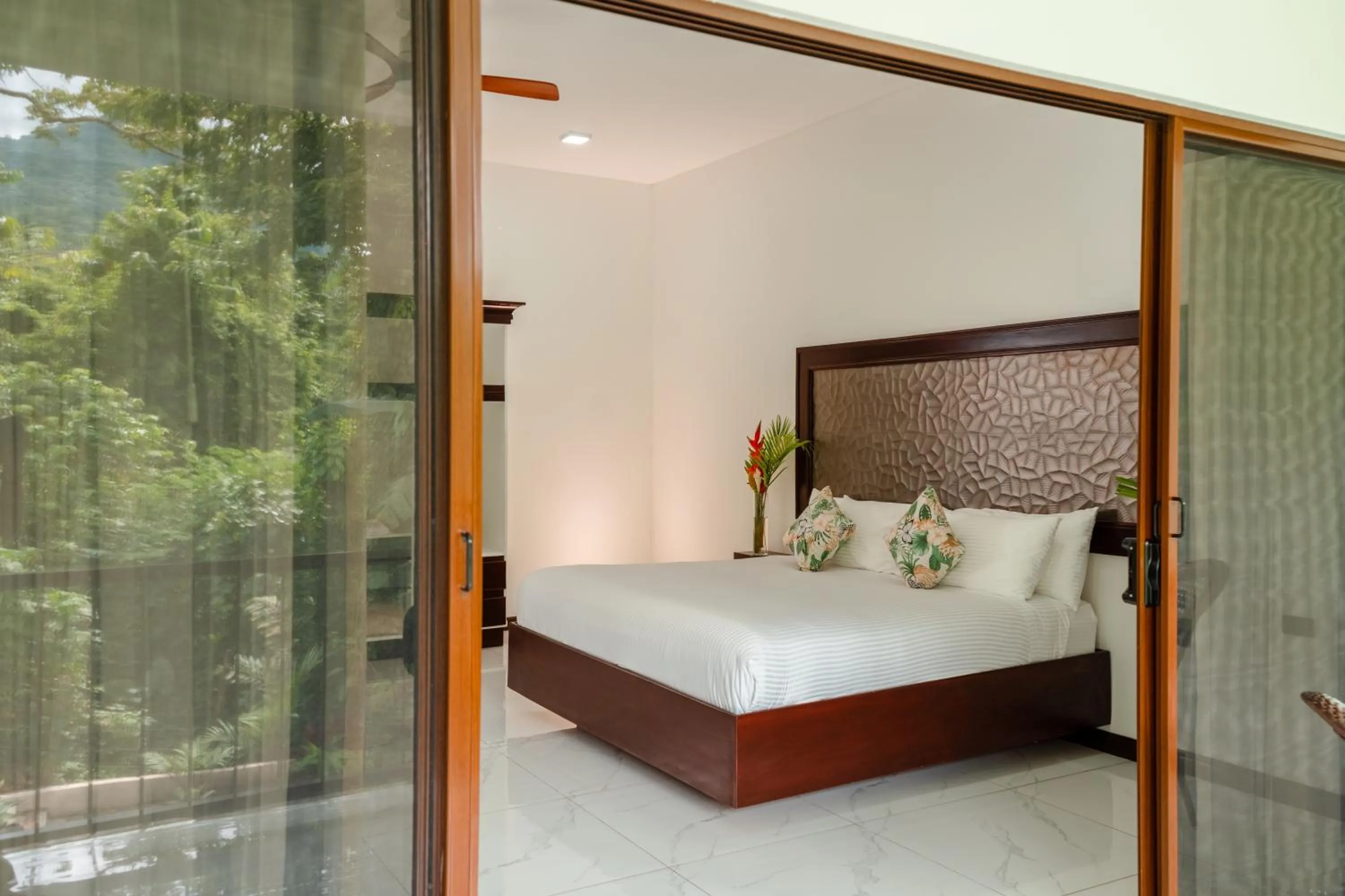 Bed in Hotel Sanctuarium Adults Only