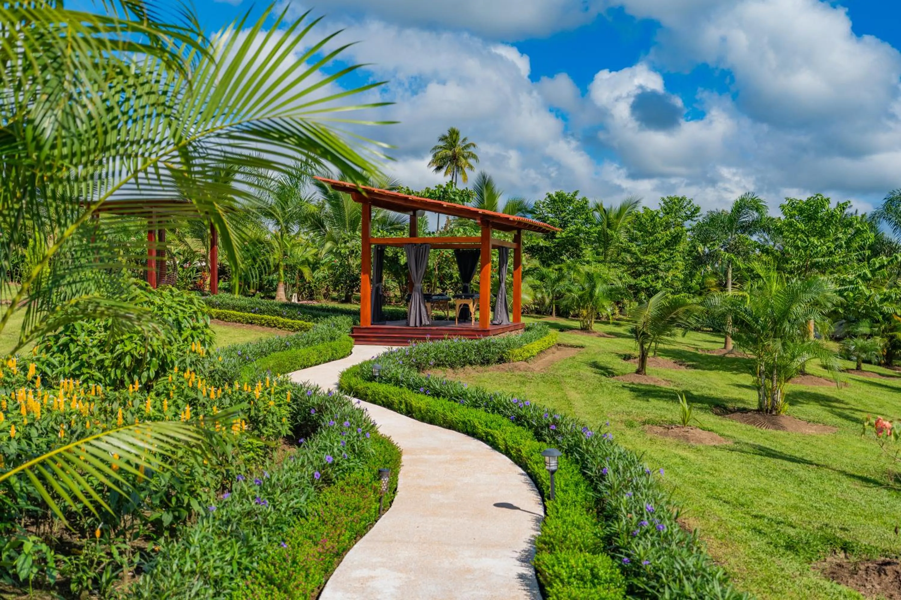 Garden in Hotel Sanctuarium Adults Only