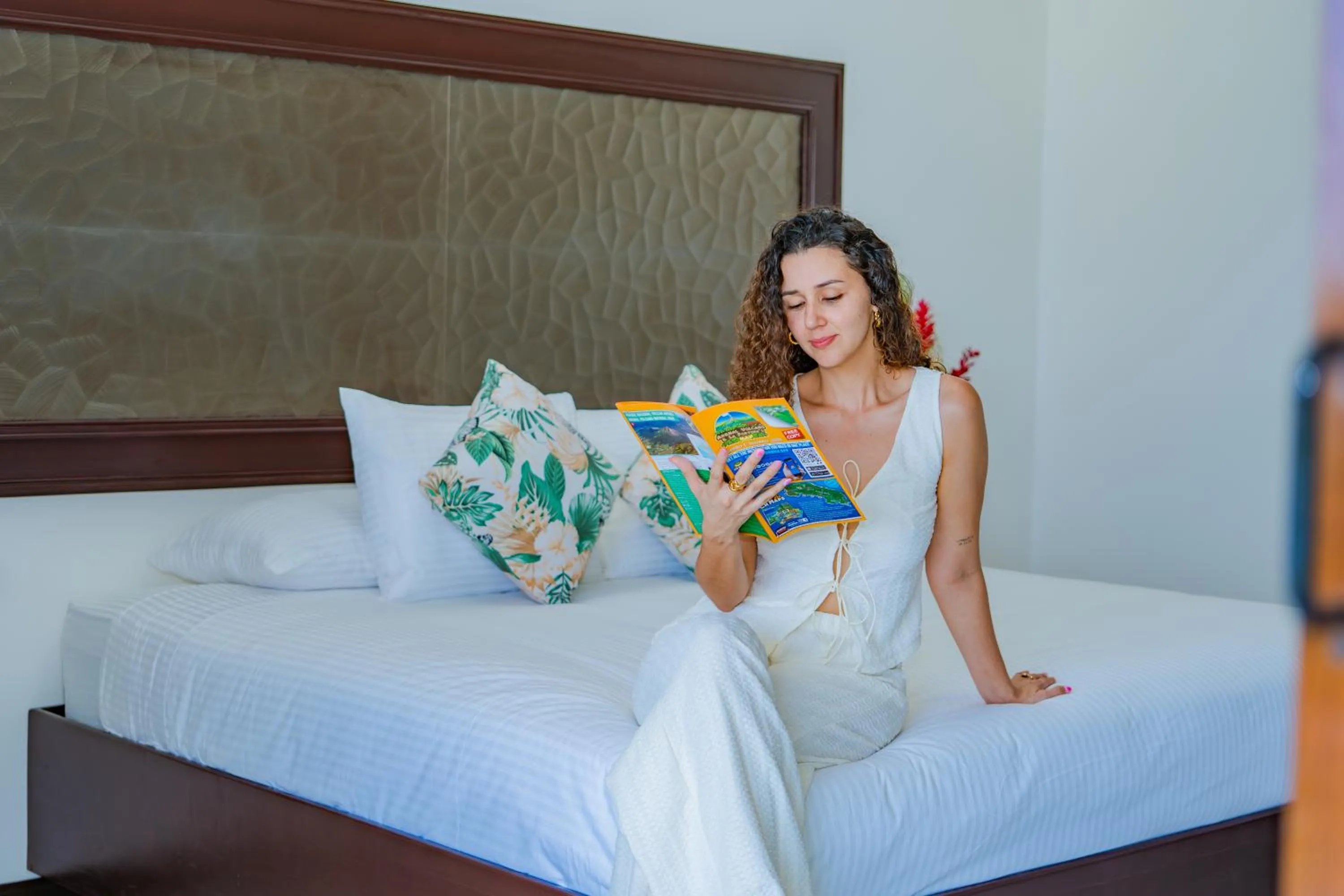 Bed in Hotel Sanctuarium Adults Only