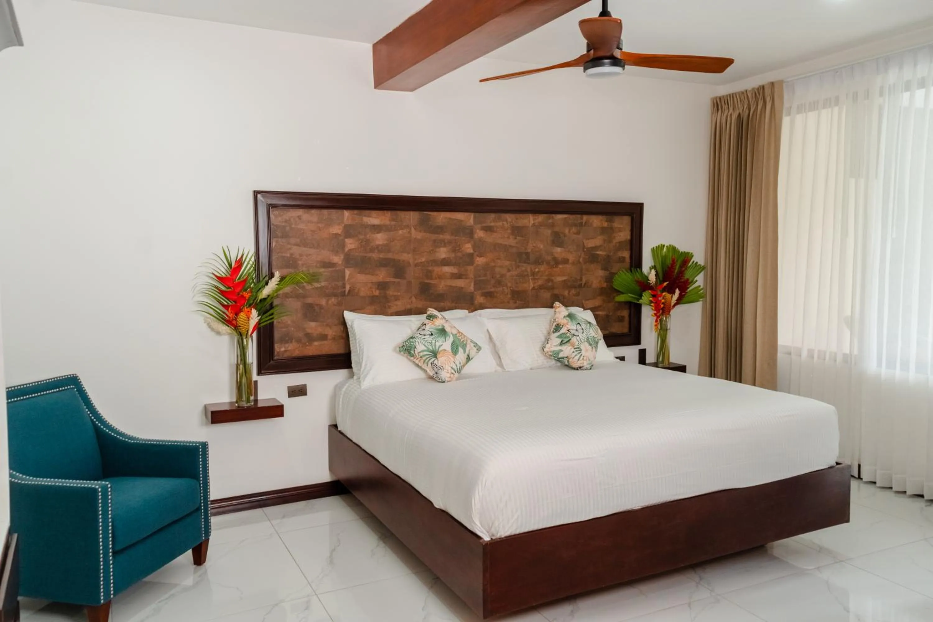Bed in Hotel Sanctuarium Adults Only