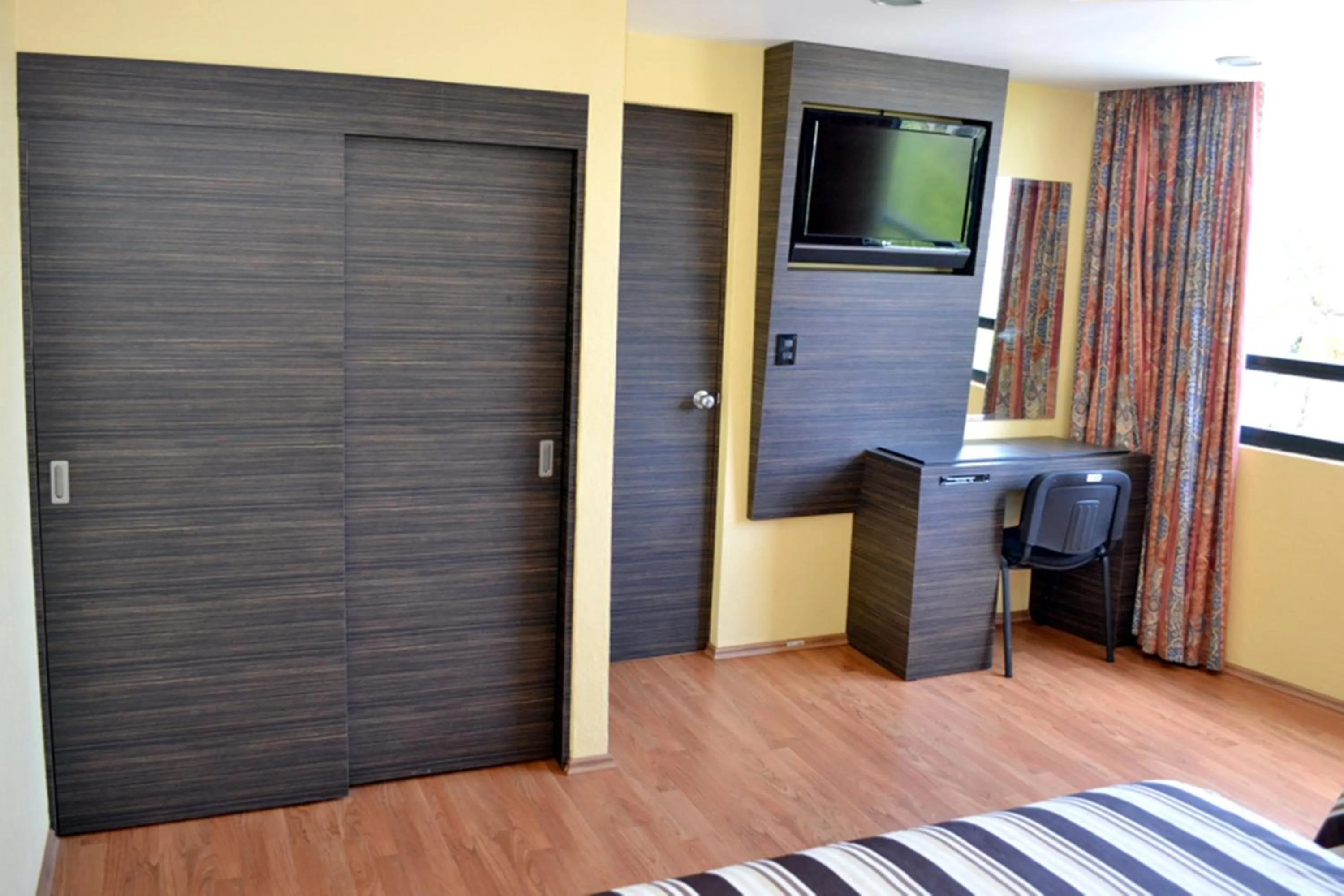 TV and multimedia, Bed in Hotel Arizona