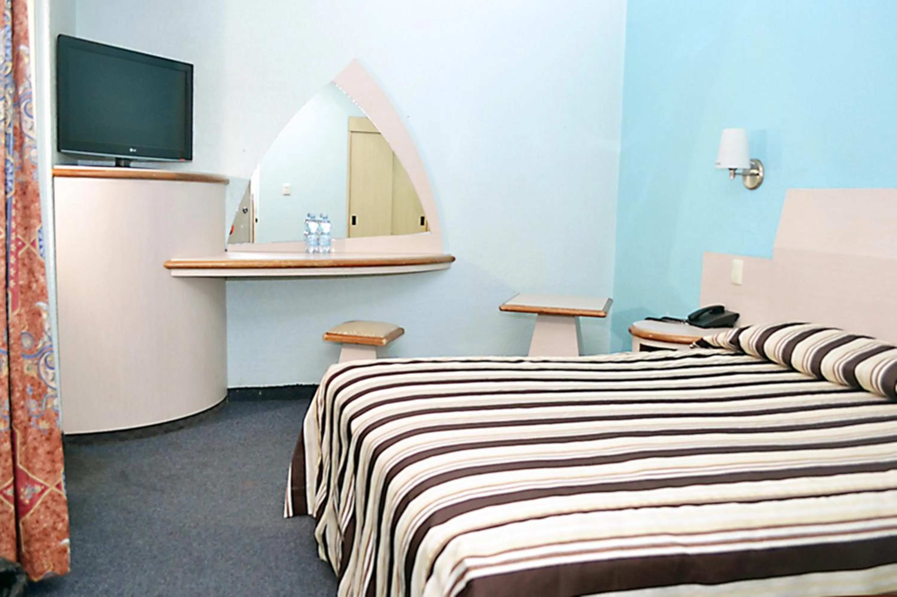 Photo of the whole room, Bed in Hotel Arizona