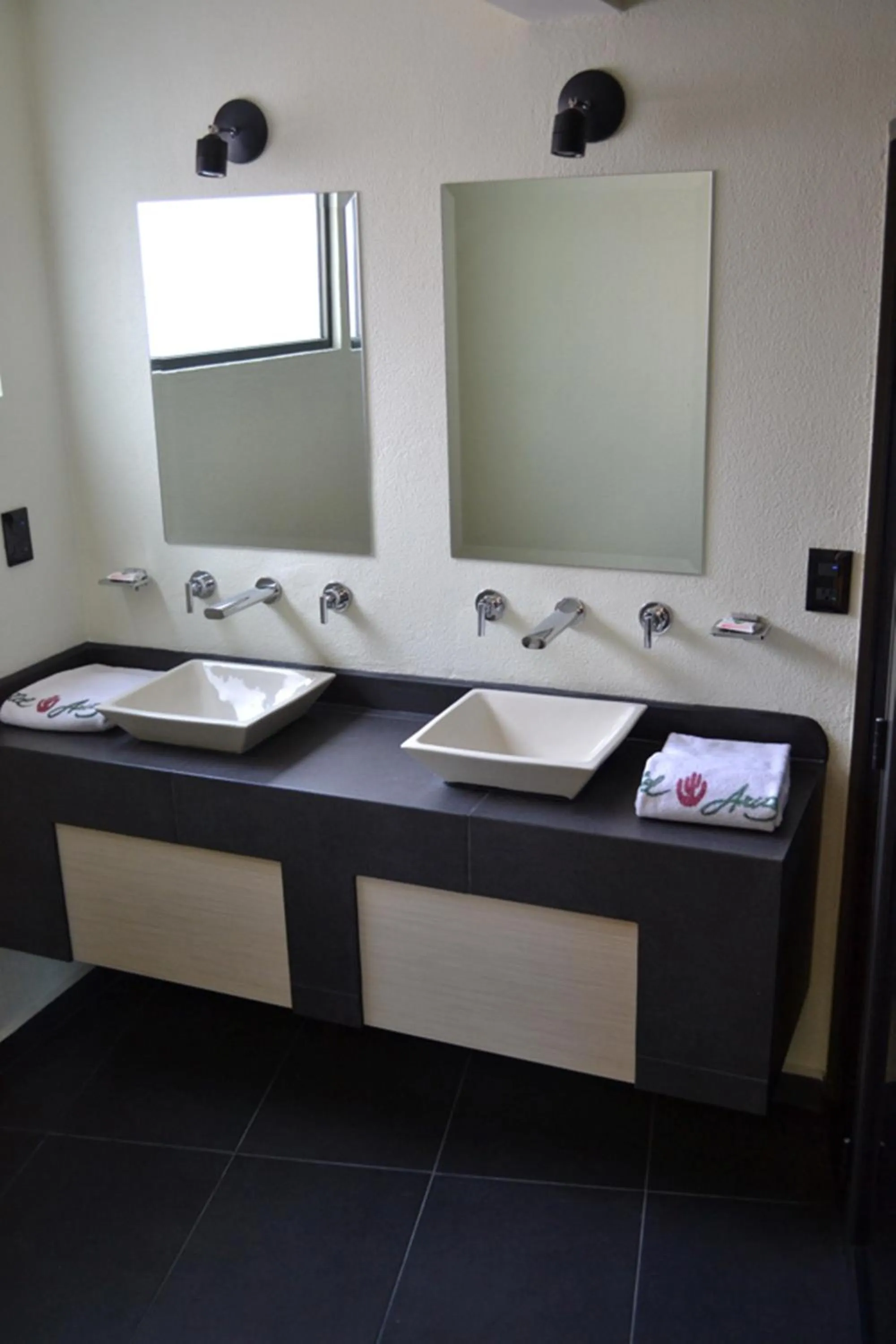 Decorative detail, Bed in Hotel Arizona