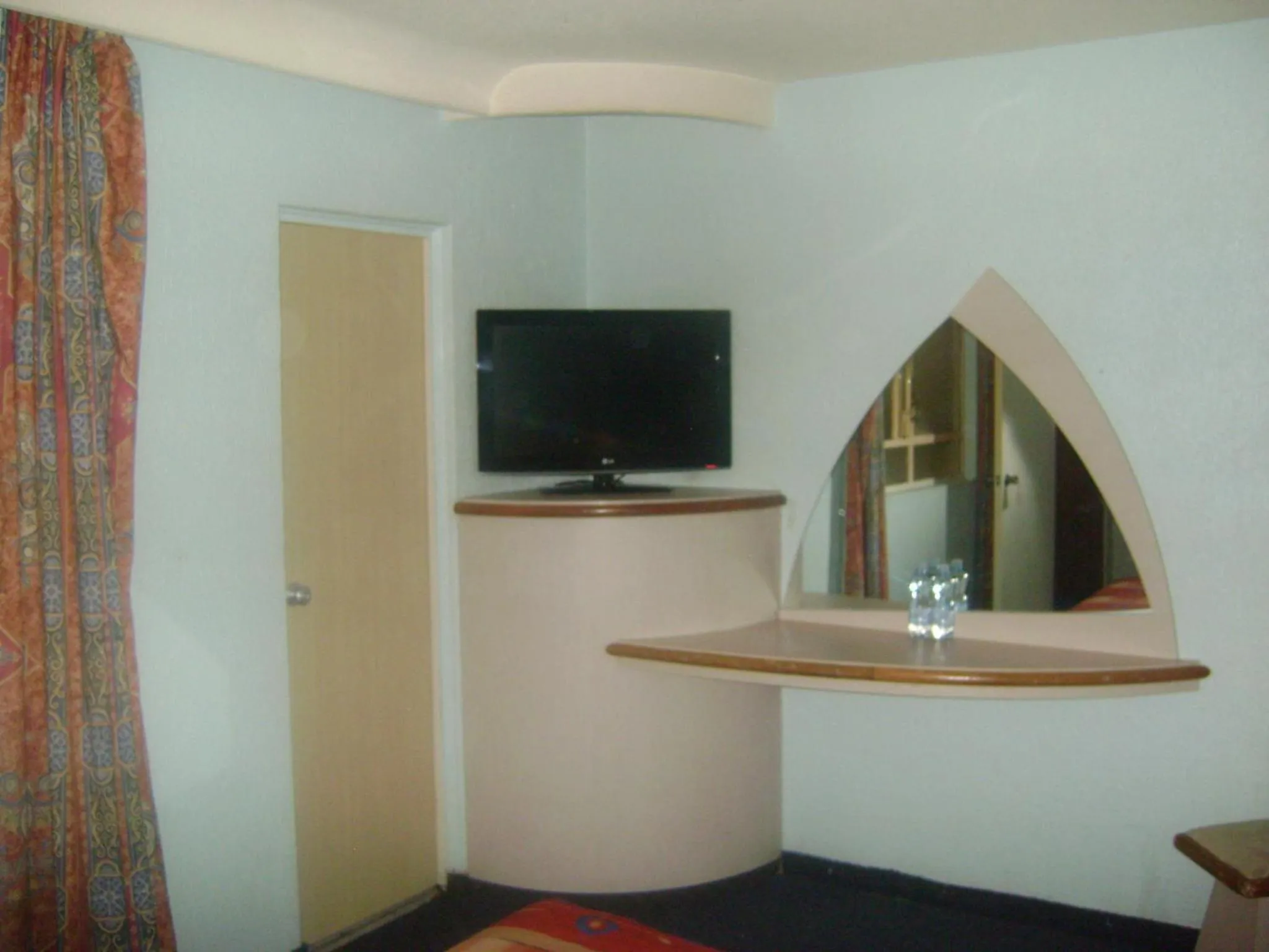 TV and multimedia in Hotel Arizona