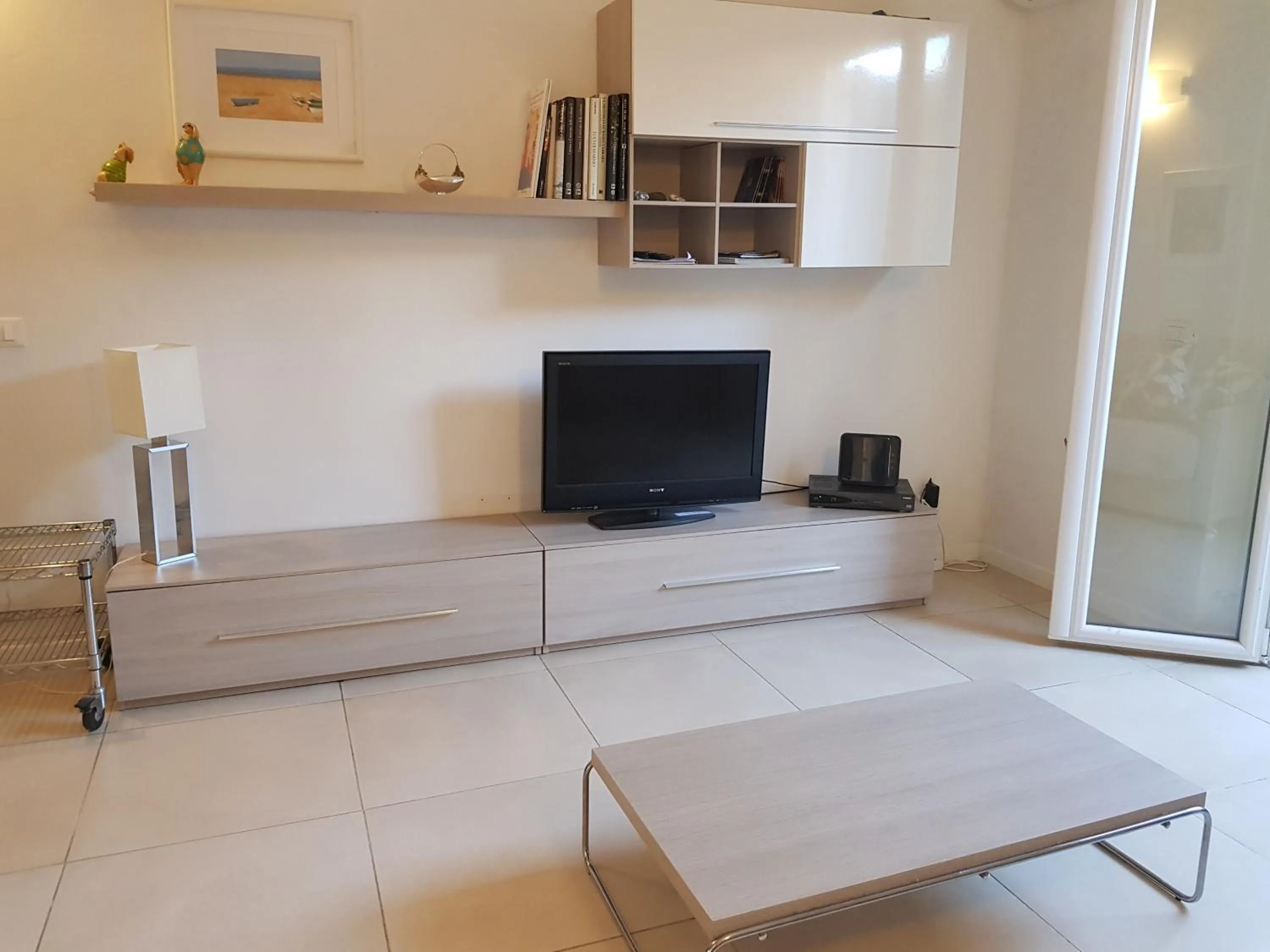Living room in Mare e Monti Apartment