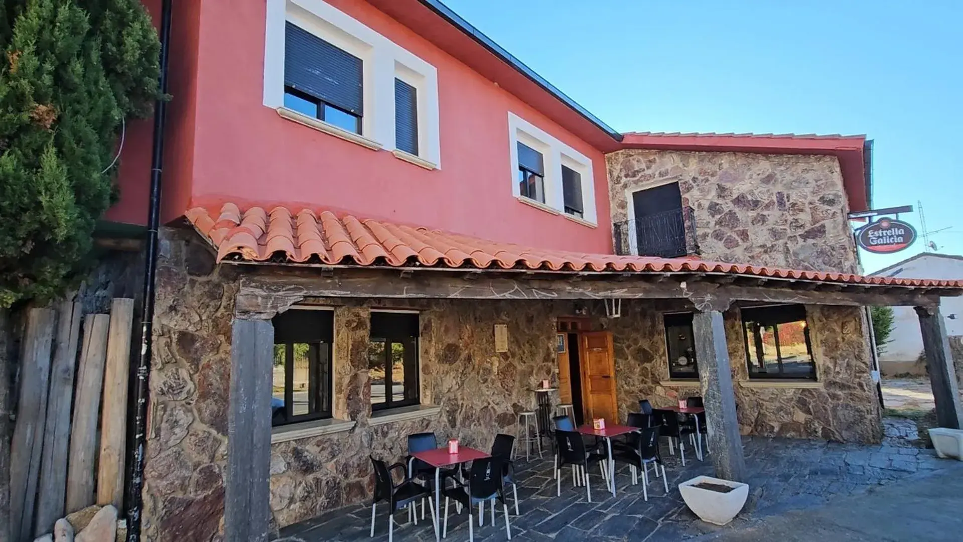 Hostal Las Cavenes Del Cabaco Hostal Las Cavenes Del Cabaco