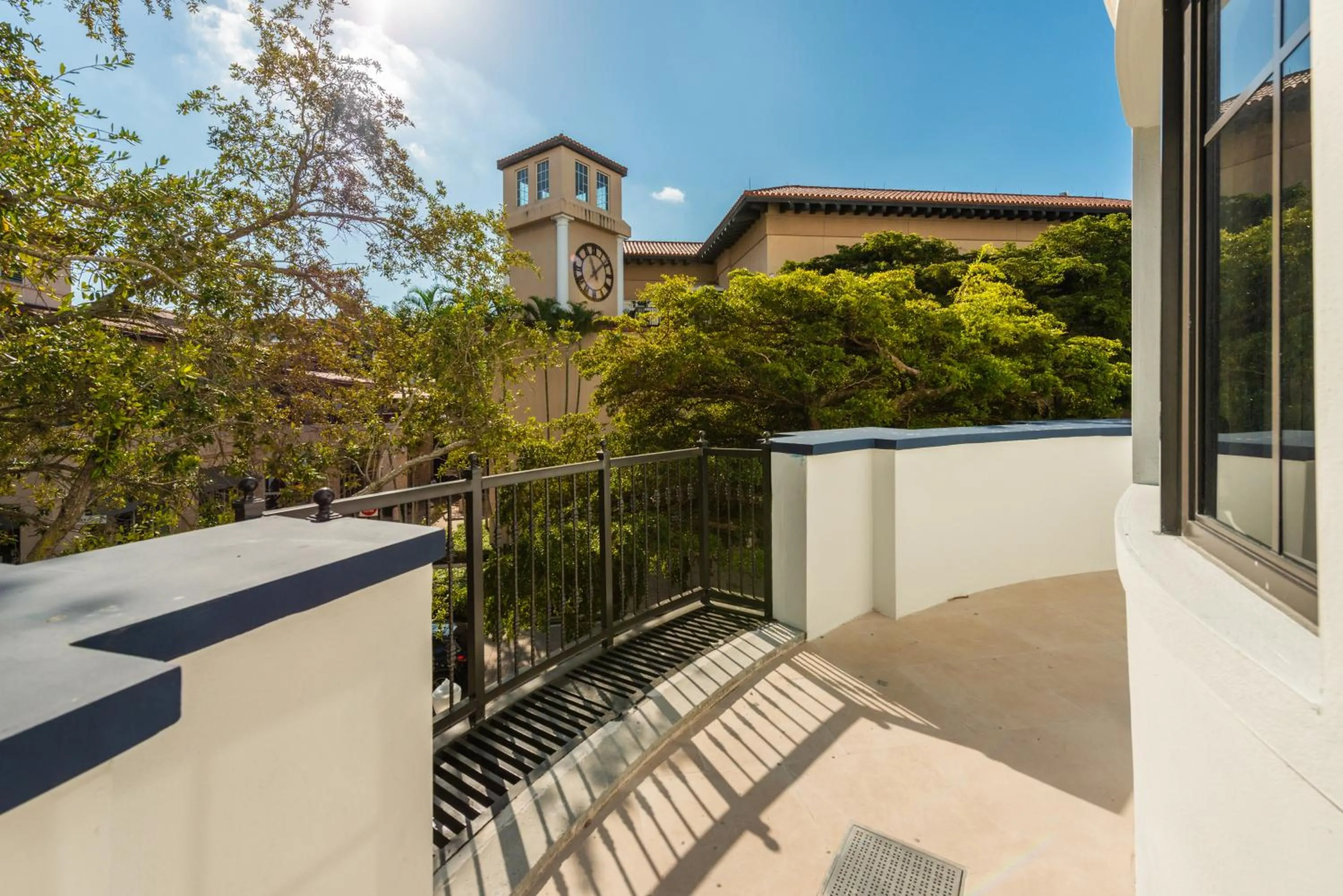 Balcony/Terrace in The Avenue Hotel Coral Gables