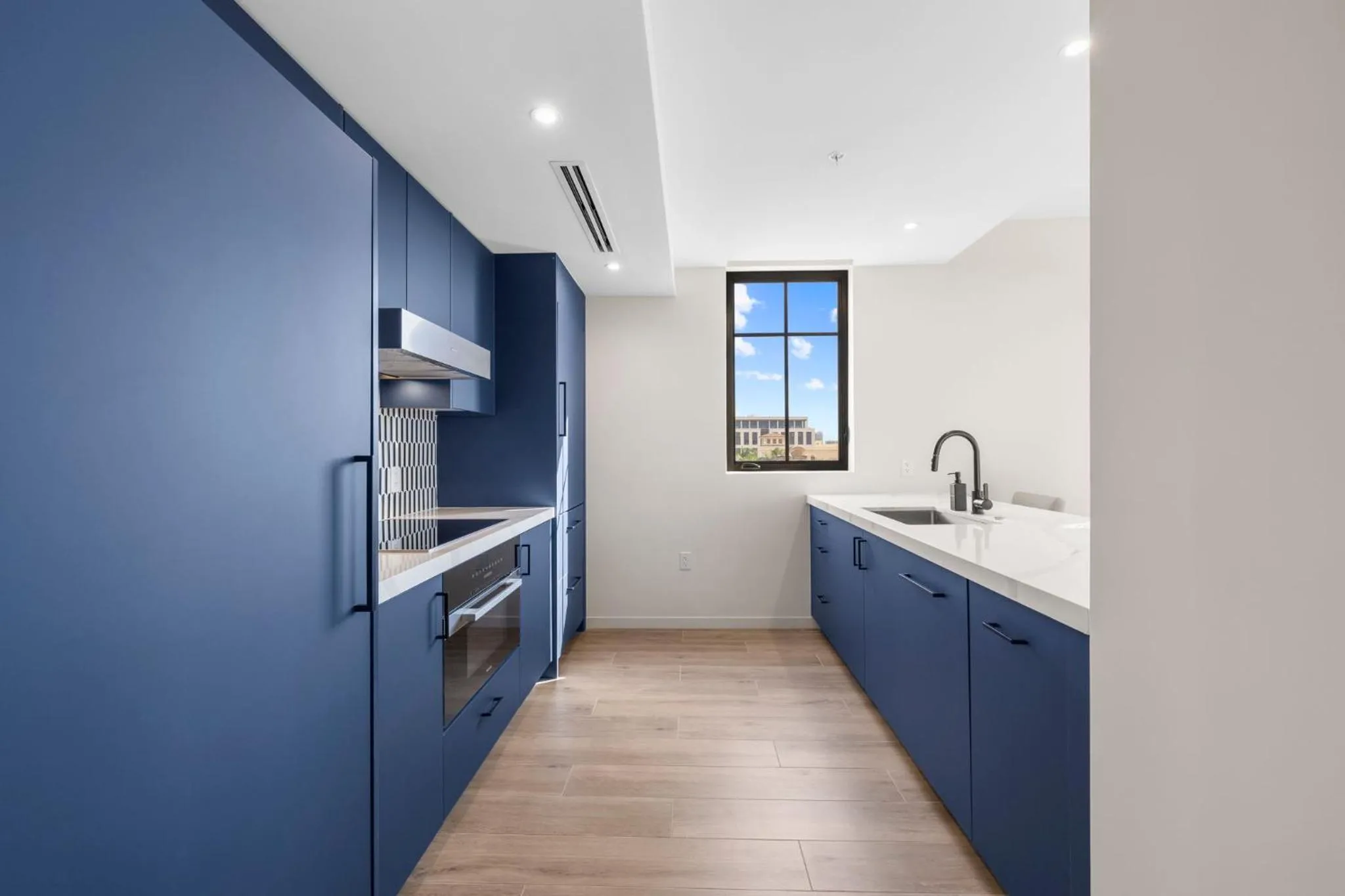 Kitchen or kitchenette in The Avenue Hotel Coral Gables