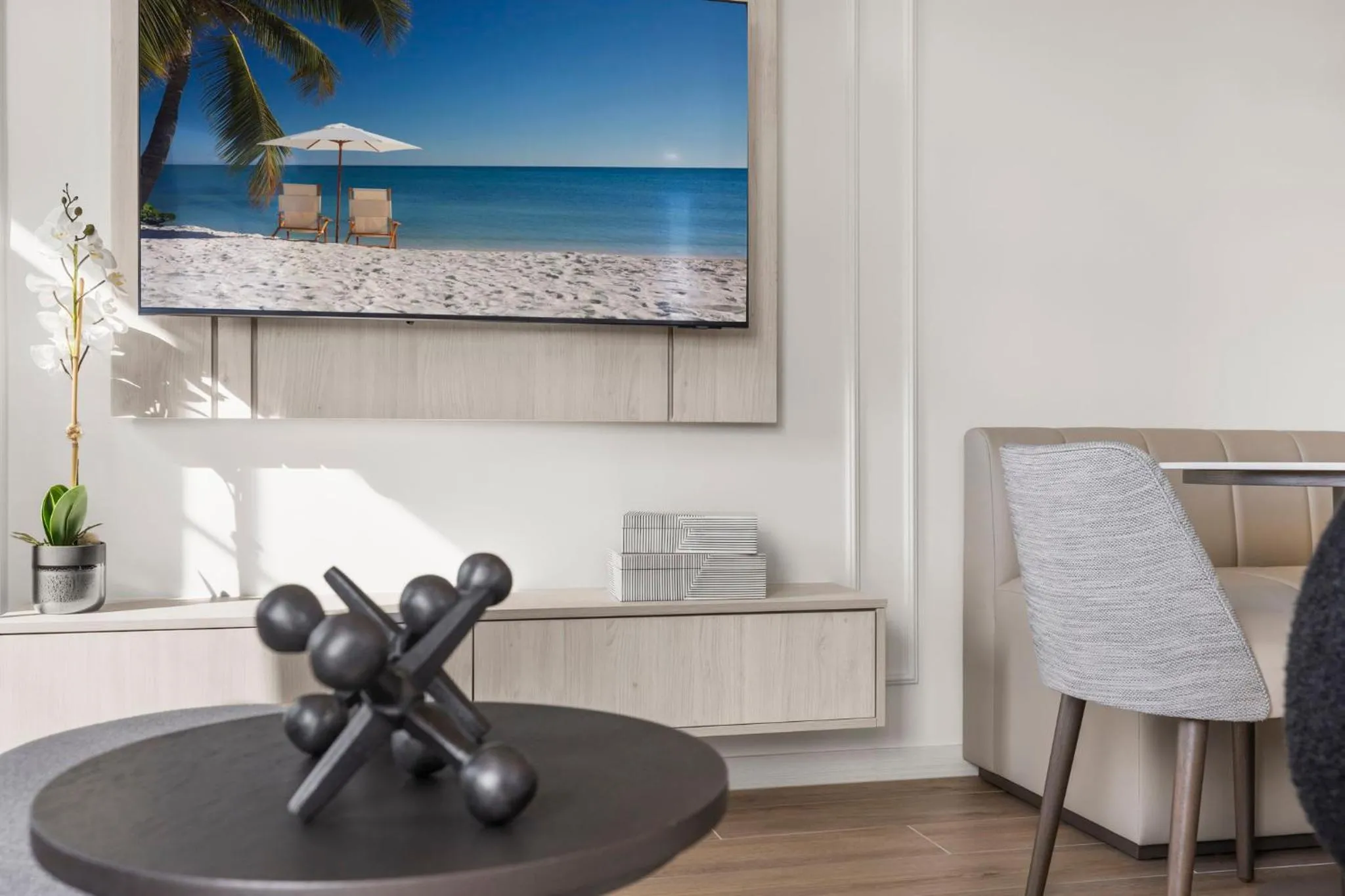 Living room in The Avenue Hotel Coral Gables