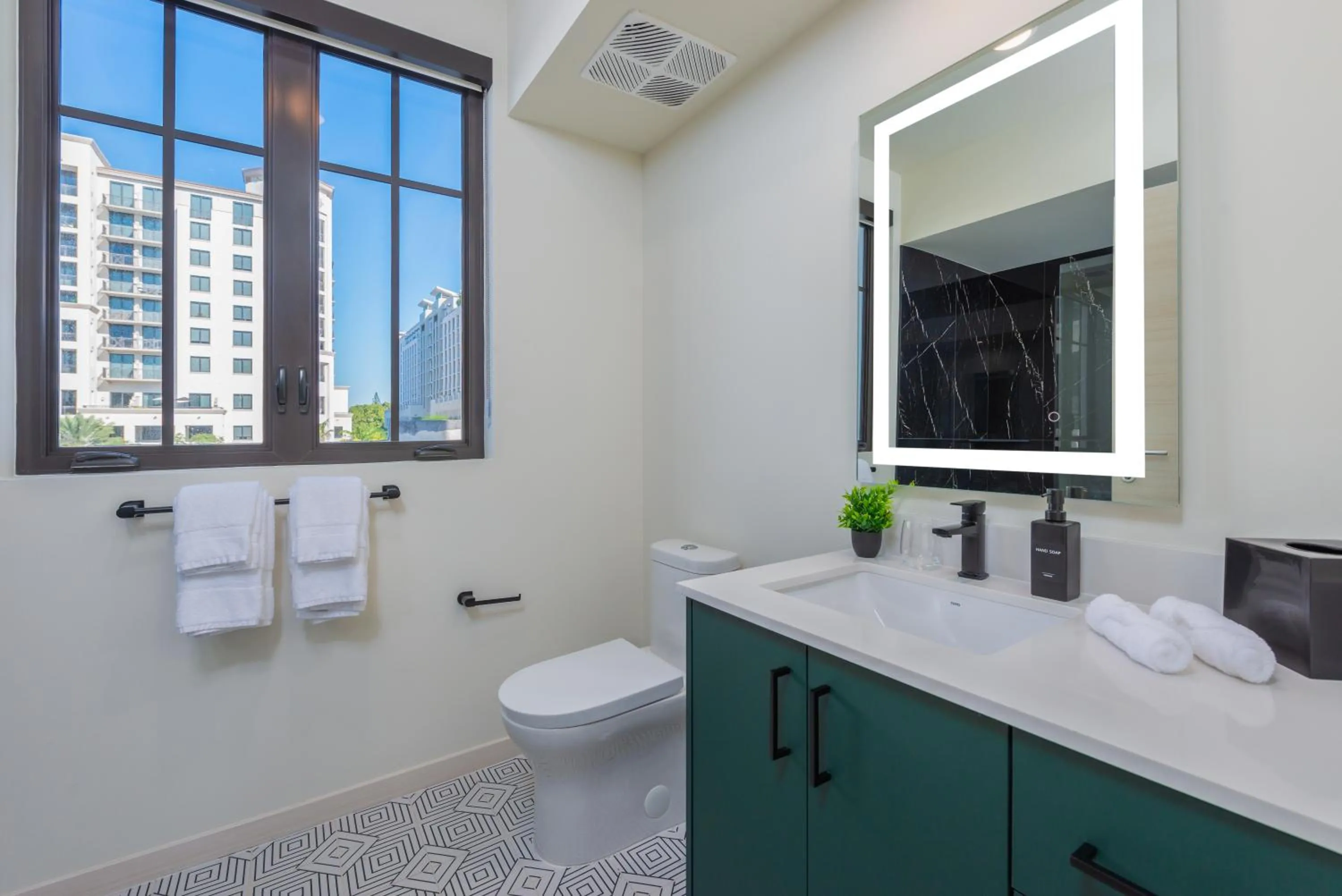 Toilet in The Avenue Hotel Coral Gables