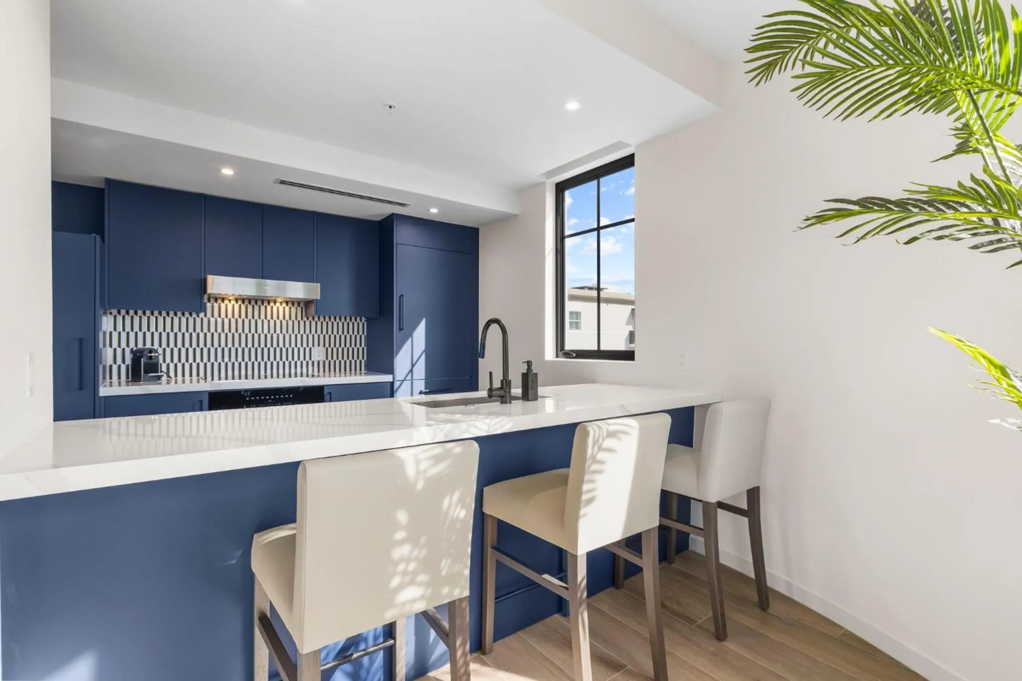 Kitchen or kitchenette in The Avenue Hotel Coral Gables