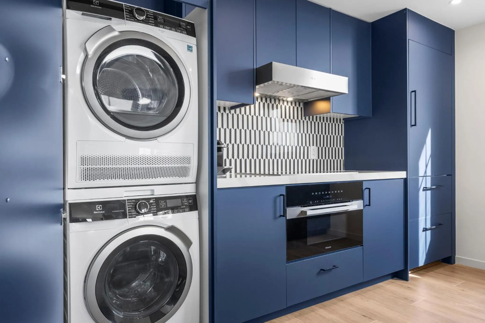 washing machine in The Avenue Hotel Coral Gables