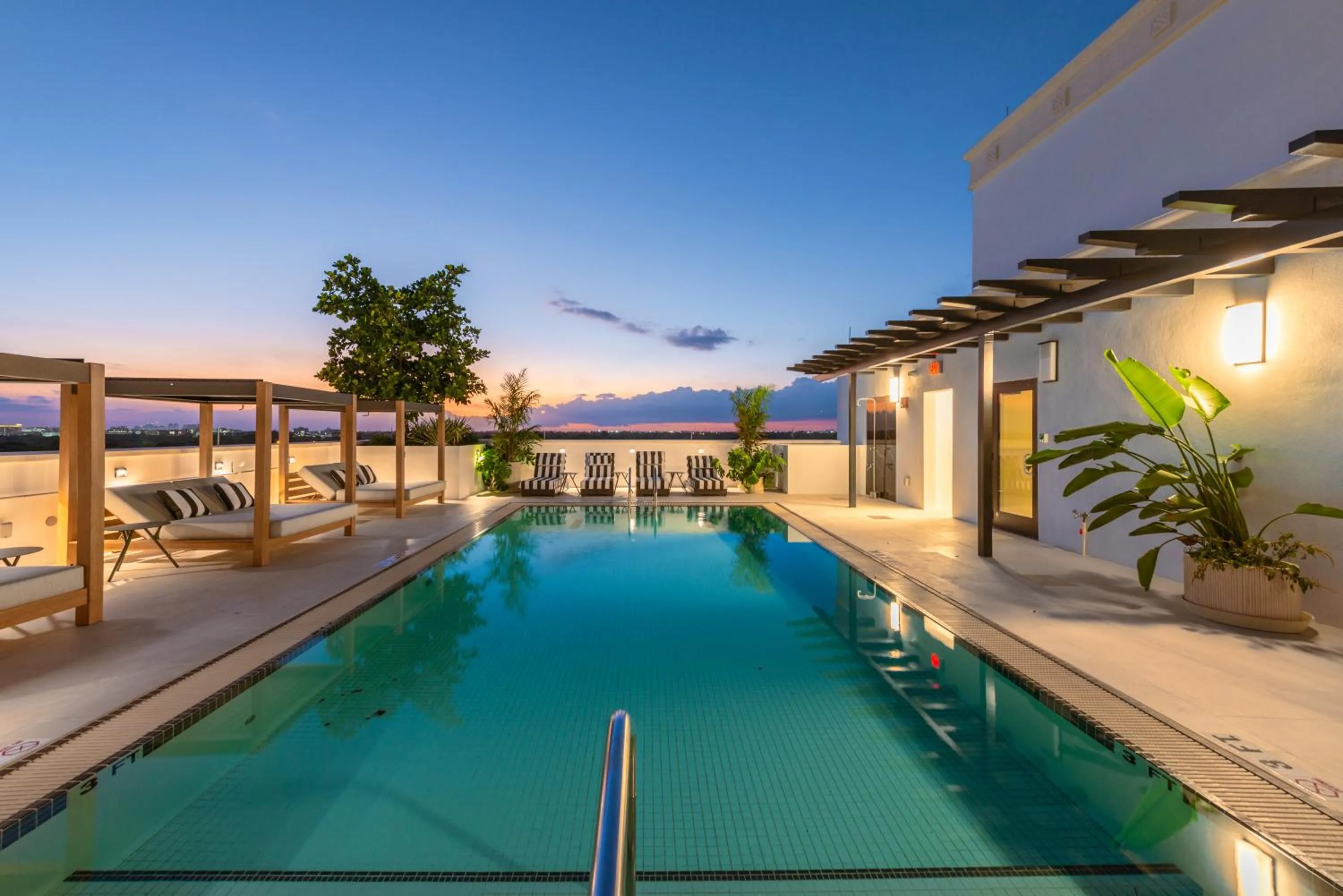 Swimming pool in The Avenue Hotel Coral Gables