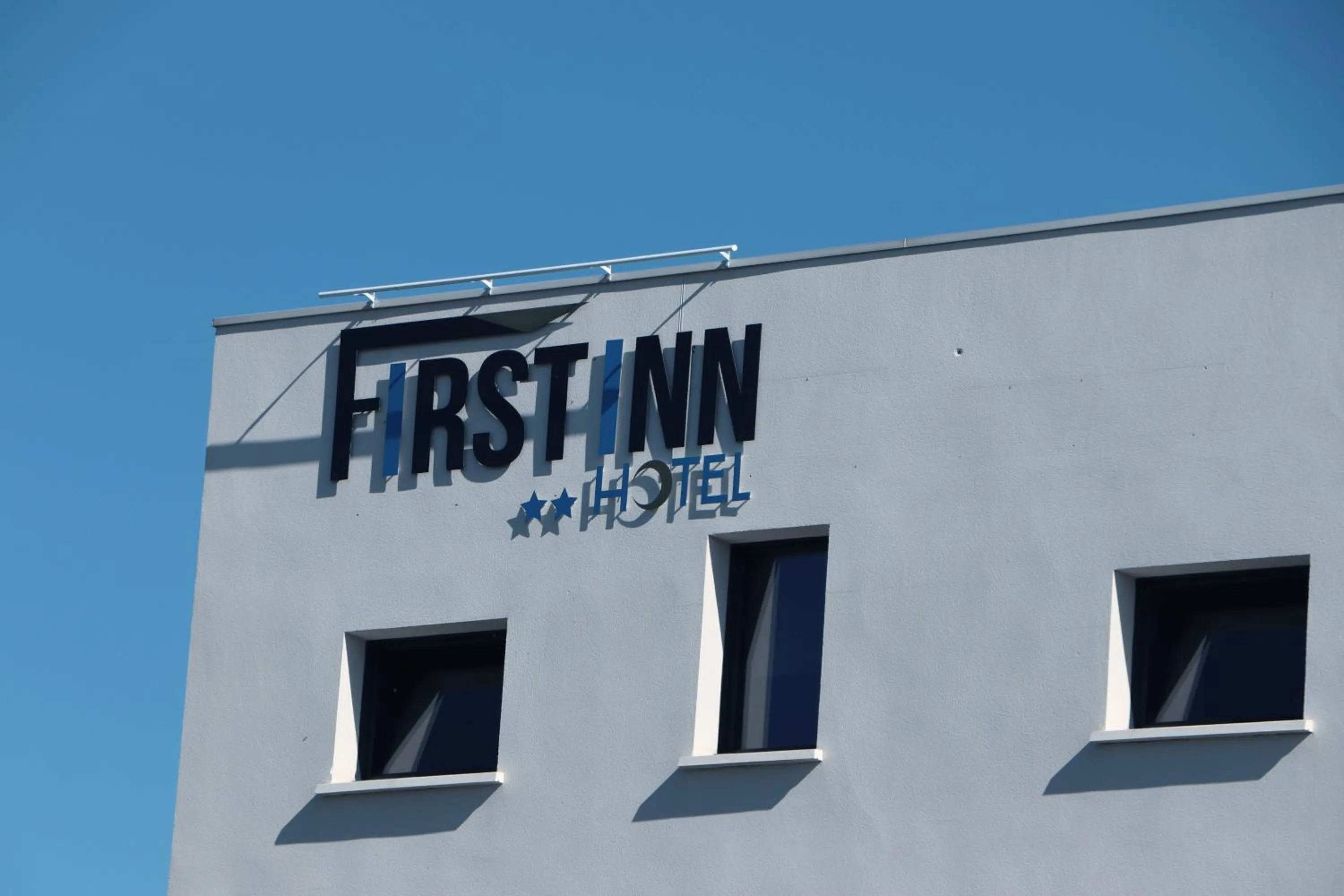 Facade/entrance in First Inn Hotel Blois