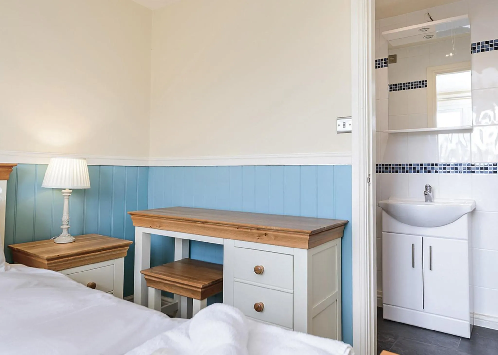 Property building, Bed in Pickering Lodges