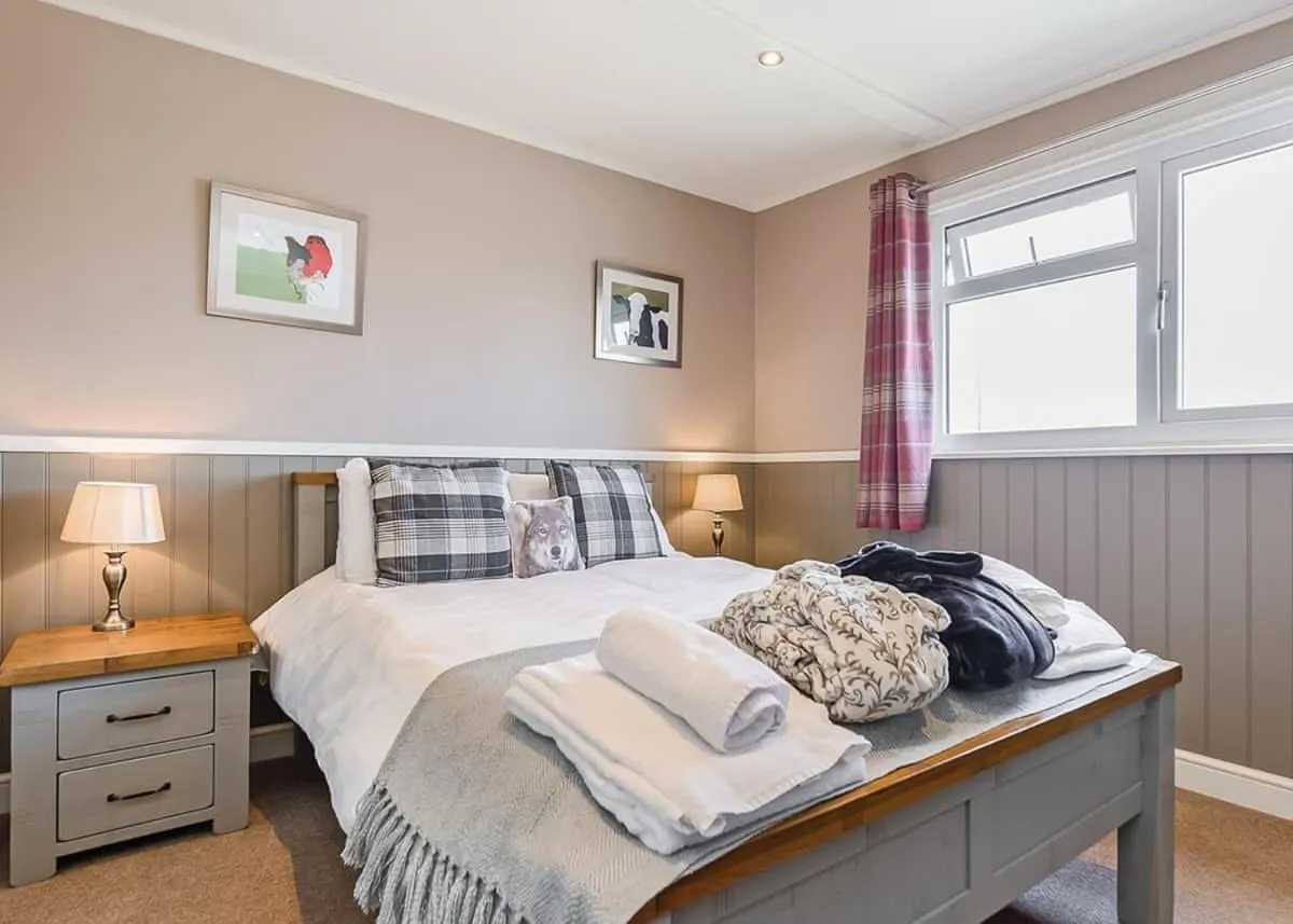 Property building, Bed in Pickering Lodges