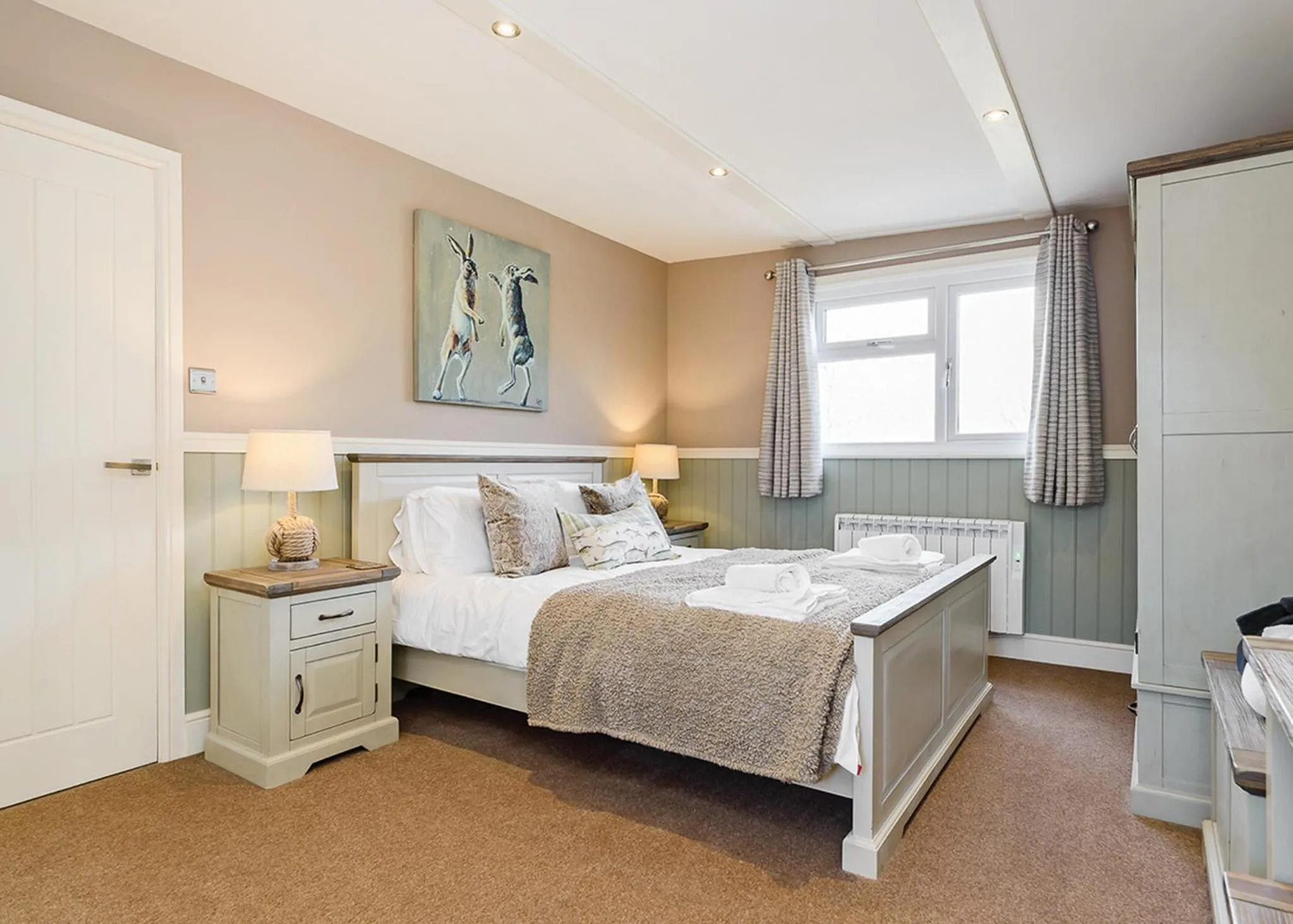 Property building, Bed in Pickering Lodges