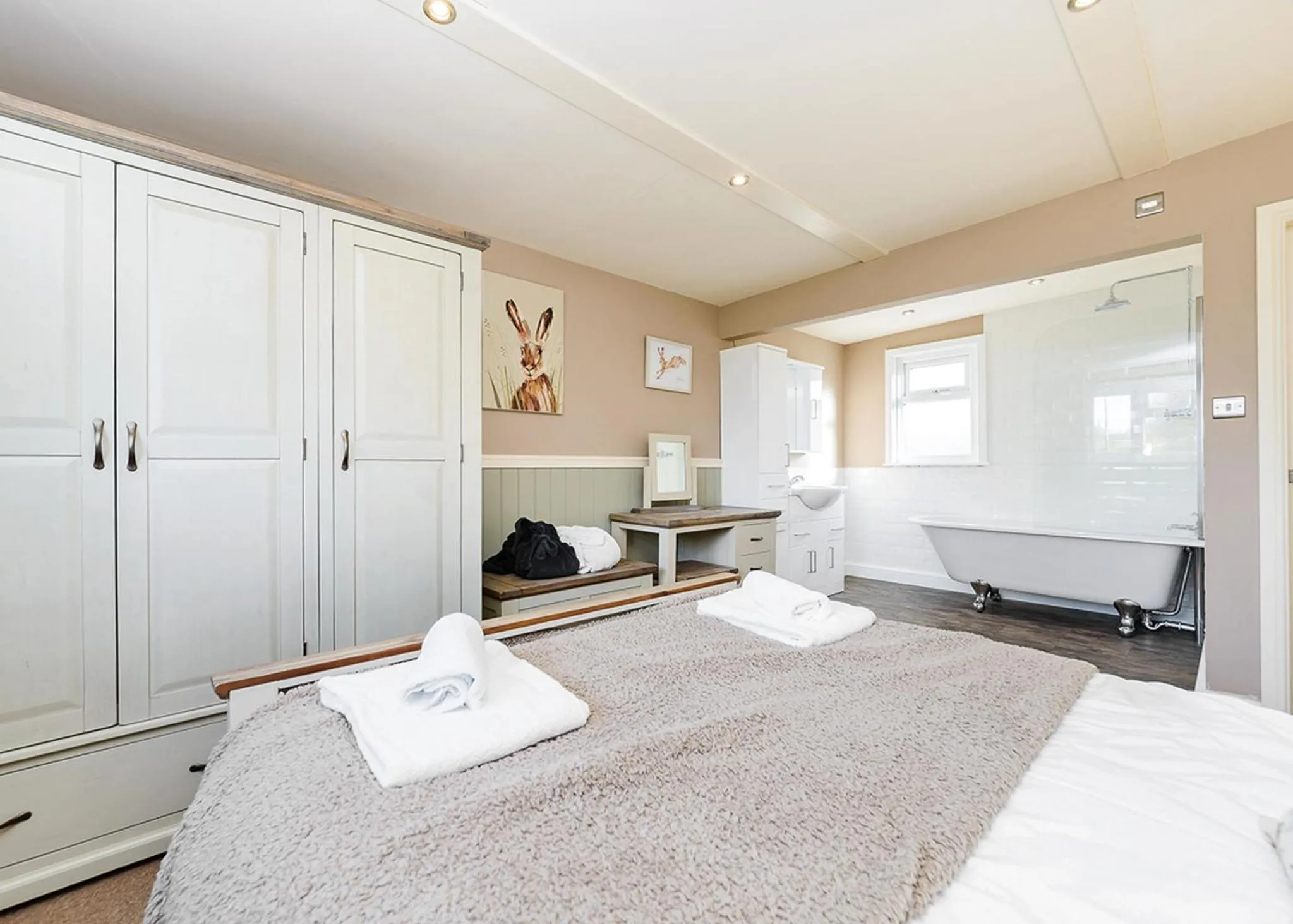 Property building, Bed in Pickering Lodges