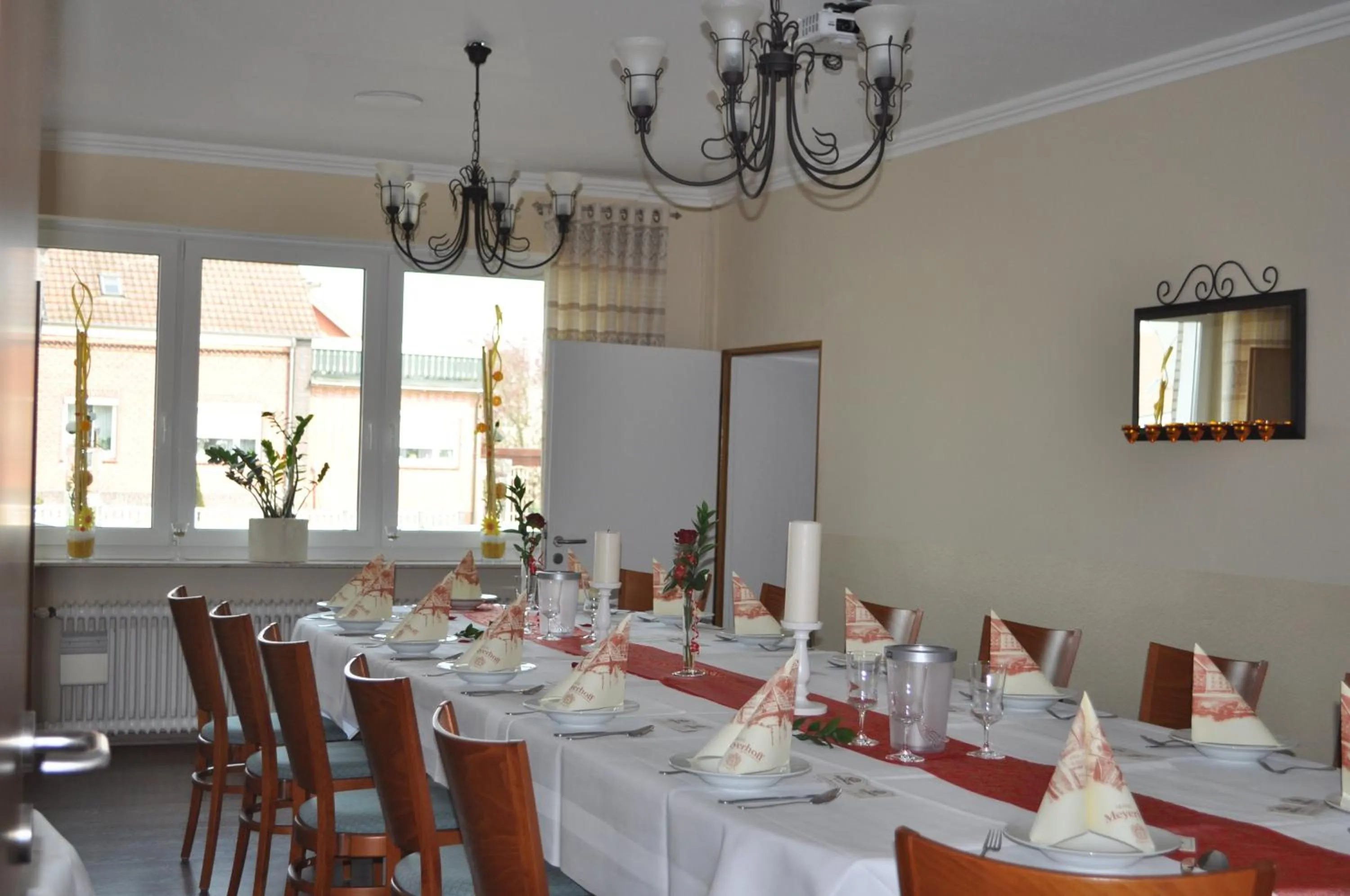 Restaurant/places to eat in Hotel Meyerhoff