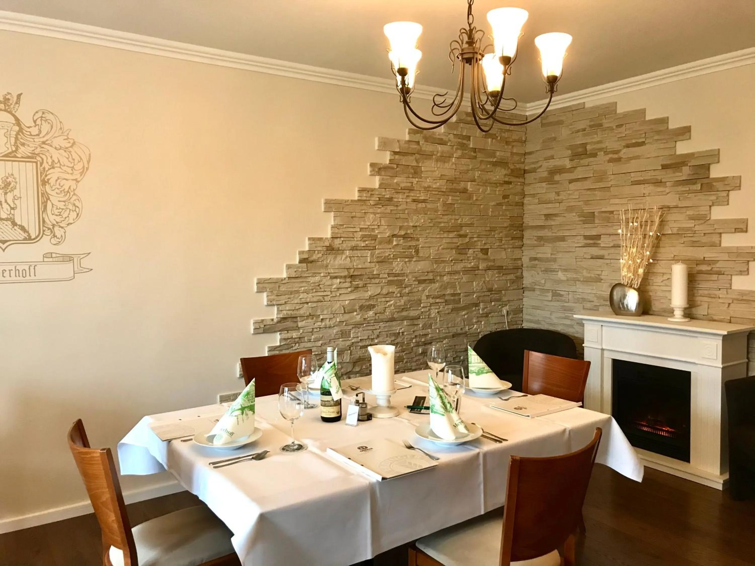 Restaurant/places to eat in Hotel Meyerhoff