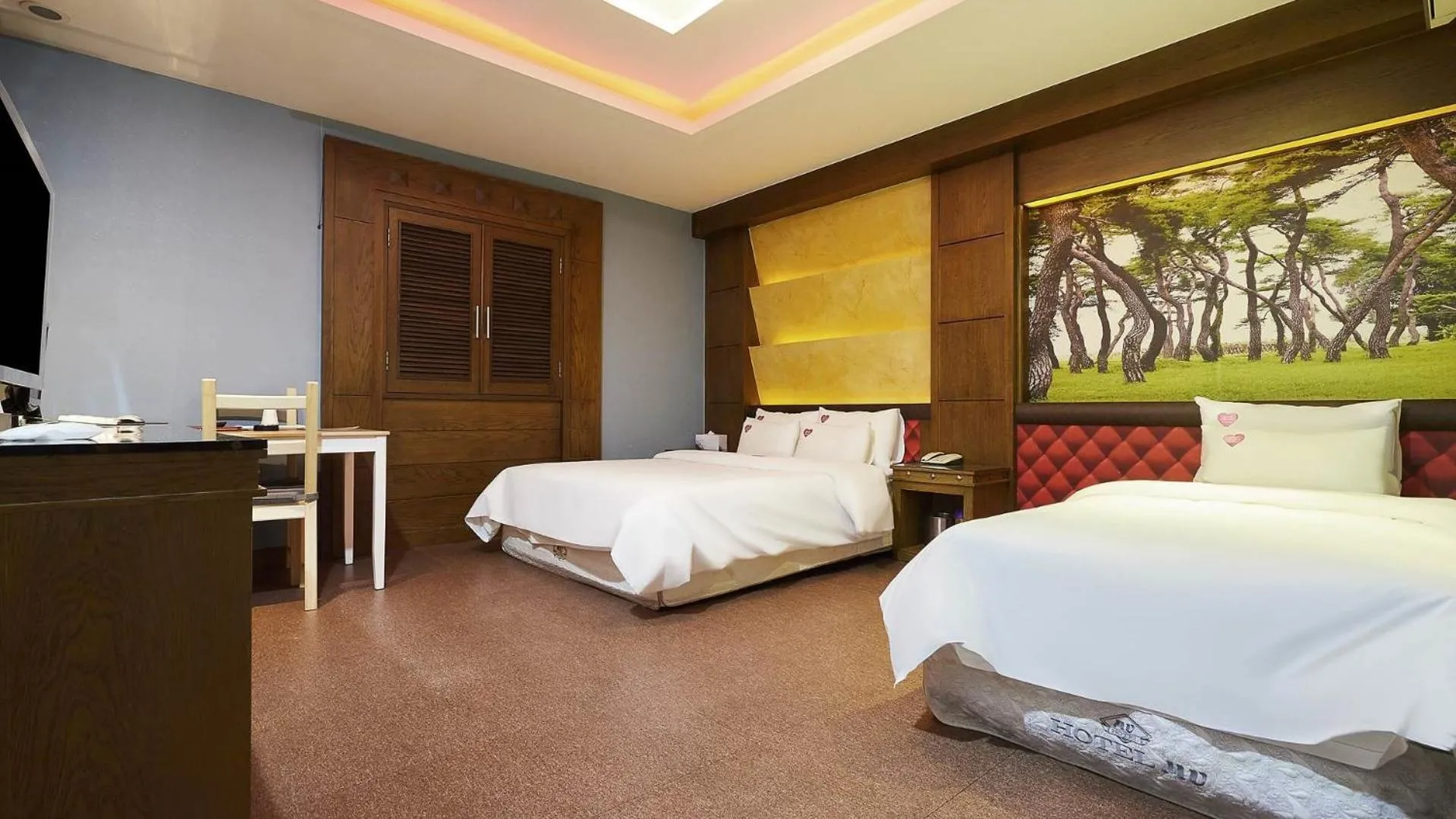 Deluxe Twin Room in FromH Amore Mio The Classic Suwon Station