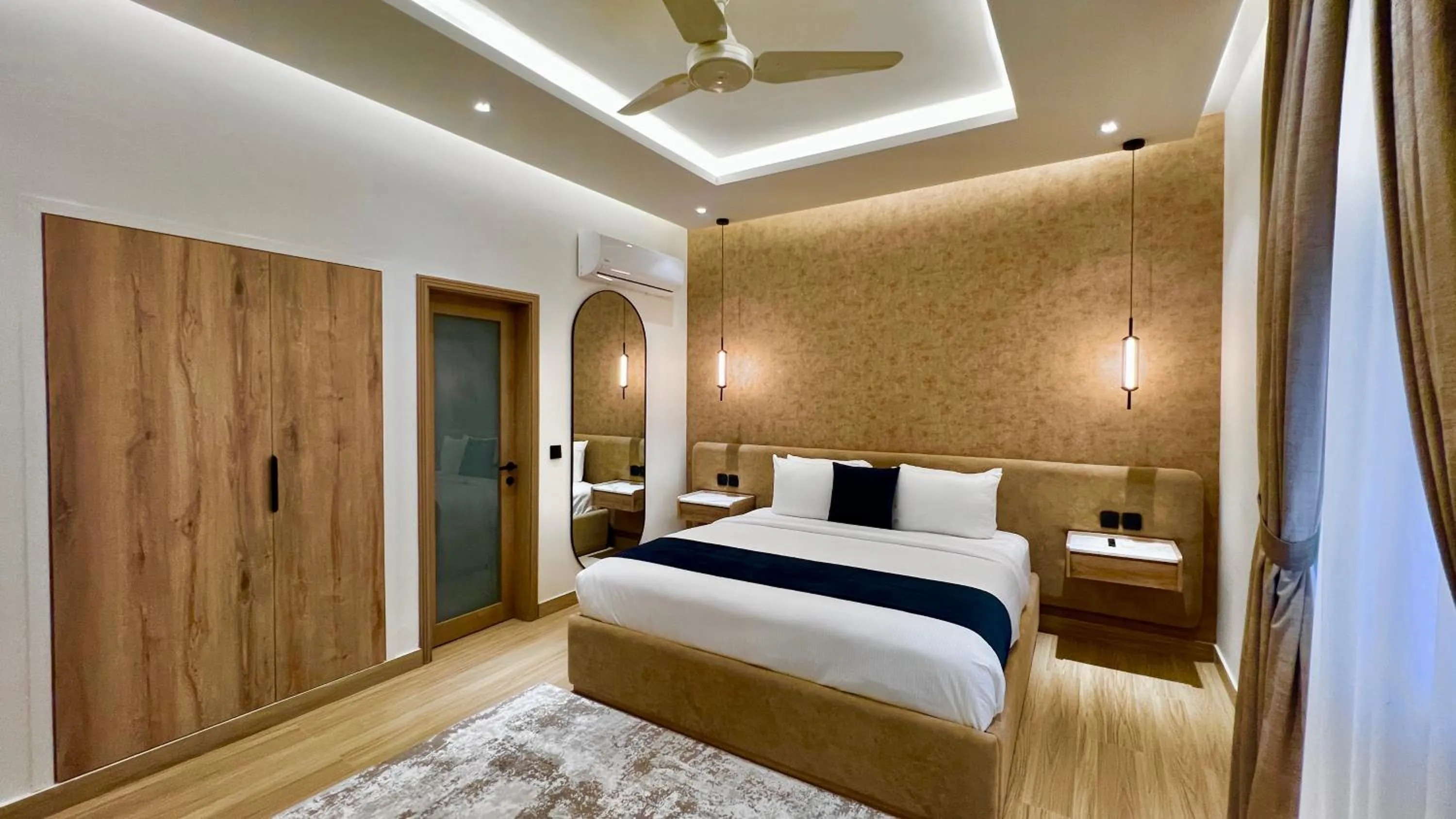 Aurhom By Royal Inn
