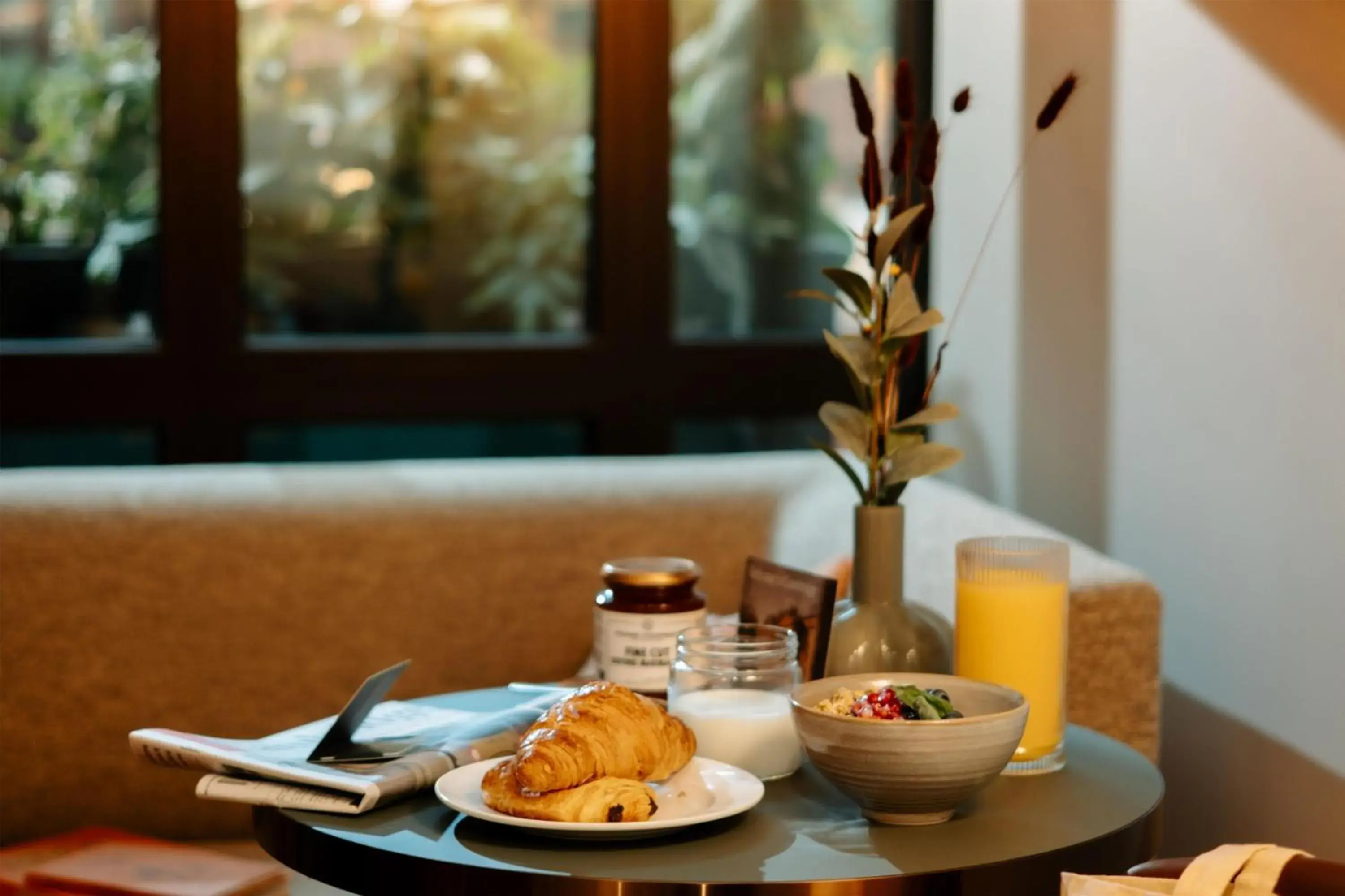 Photo of the whole room in The Hobson Cambridge by Adina Photo of the whole room in The Hobson Cambridge by Adina