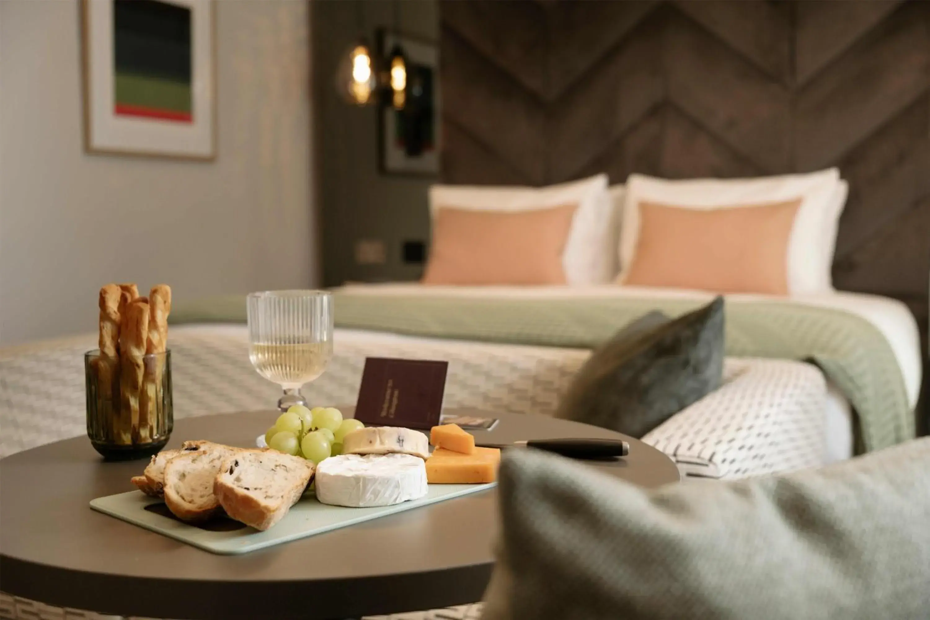 Photo of the whole room, Bed in The Wellington Glasgow by Adina Photo of the whole room, Bed in The Wellington Glasgow by Adina